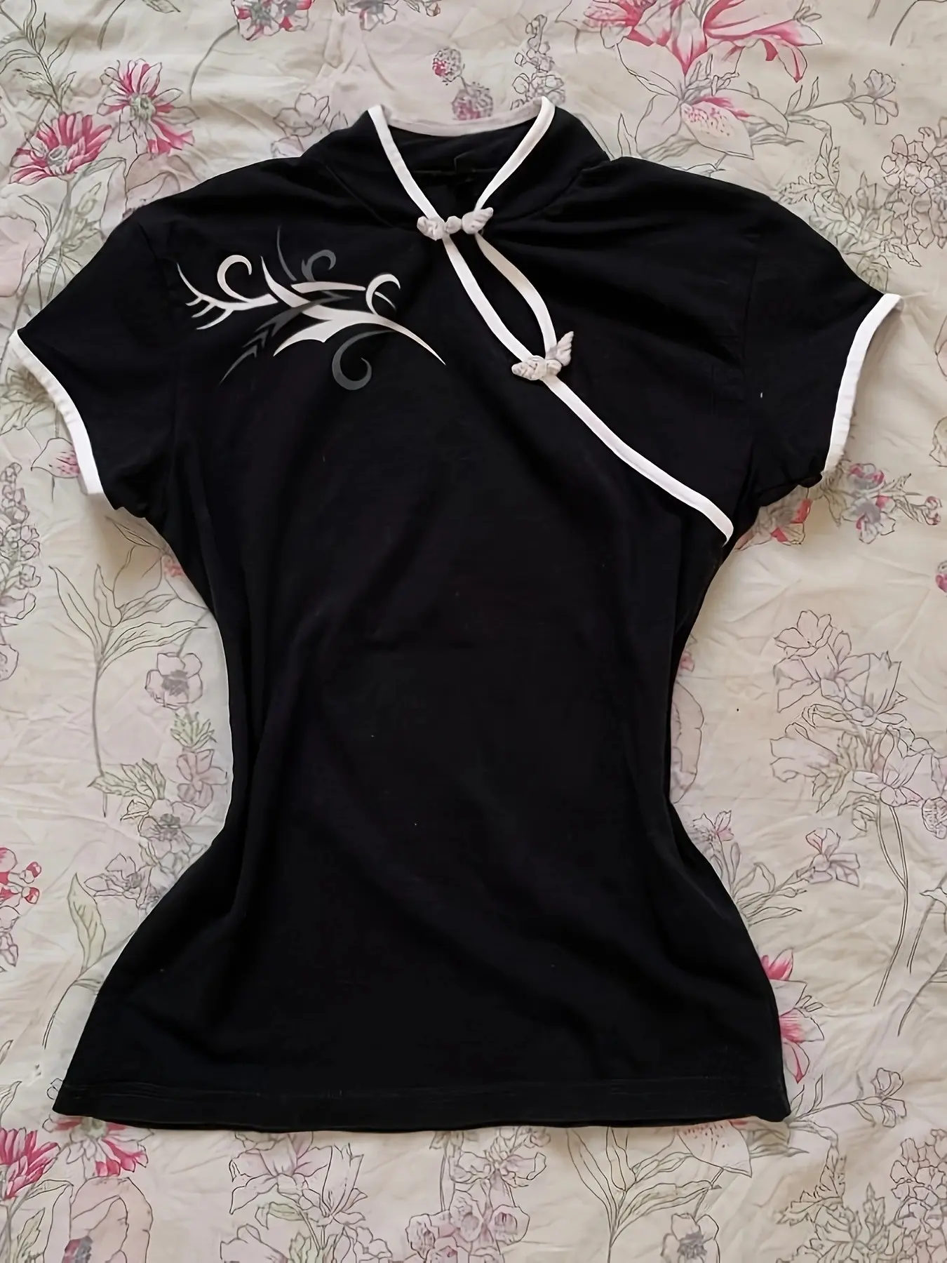 New Traditional Chinese Style Ethnic Y2K Modified Qipao Top, Base Border Button Front, Slim Fit Short Sleeve, Casual Retro Chic Millennial Fashion Item