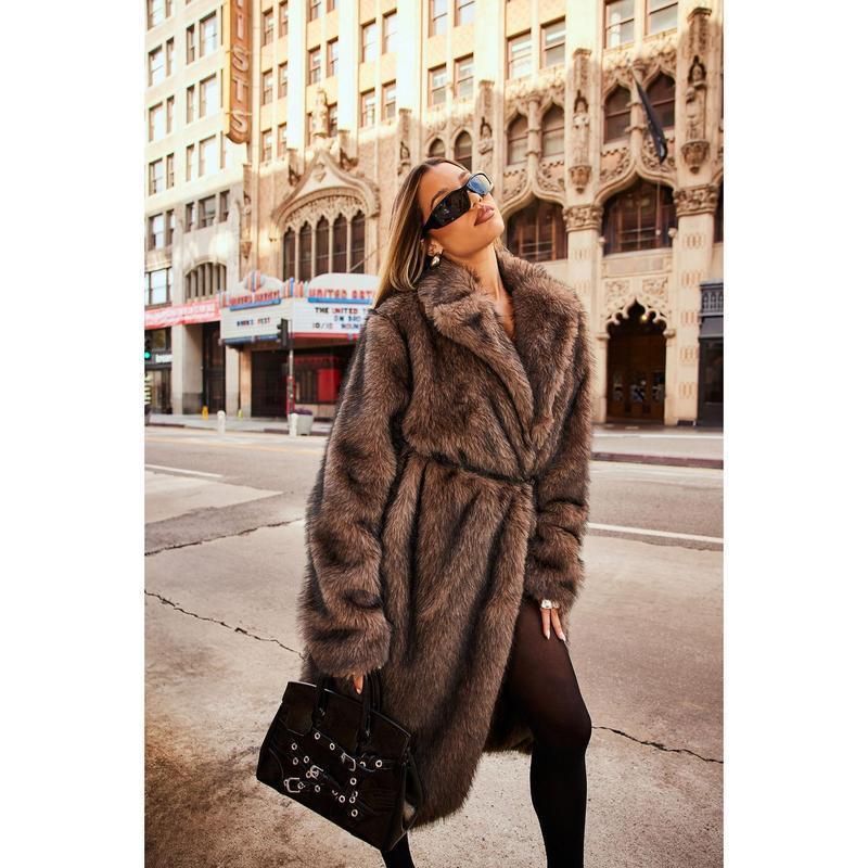 VVZ Two Toned Faux Fur Trench Coat - Elegant Stylish Design with Modern Look & Faux Fur Material for Versatile Wear