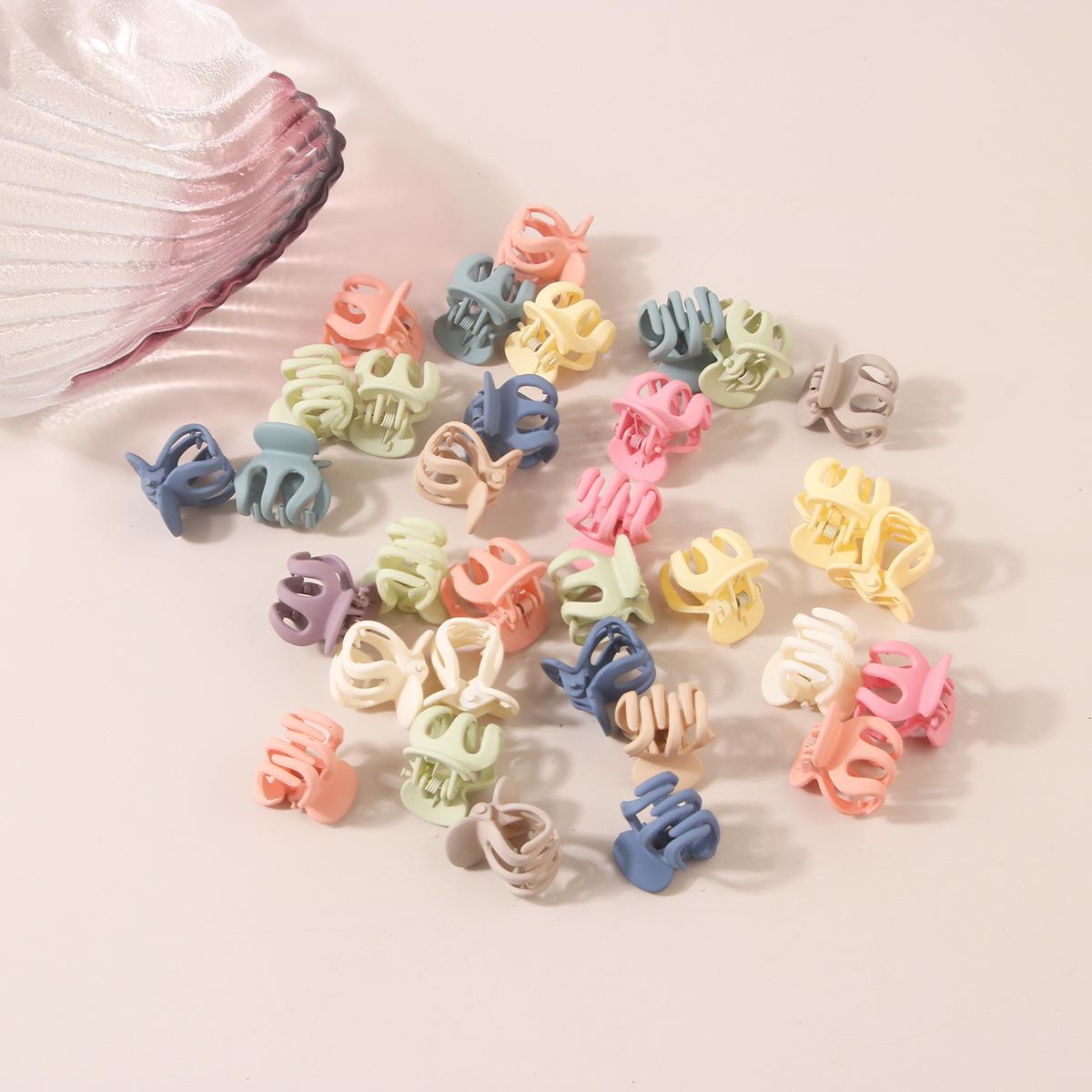 (Gift) Mini Small Claw Clip Ins High-End Matte Bangs Clip DIY Cute Women Hair Clip Shark Clip Hair Accessories