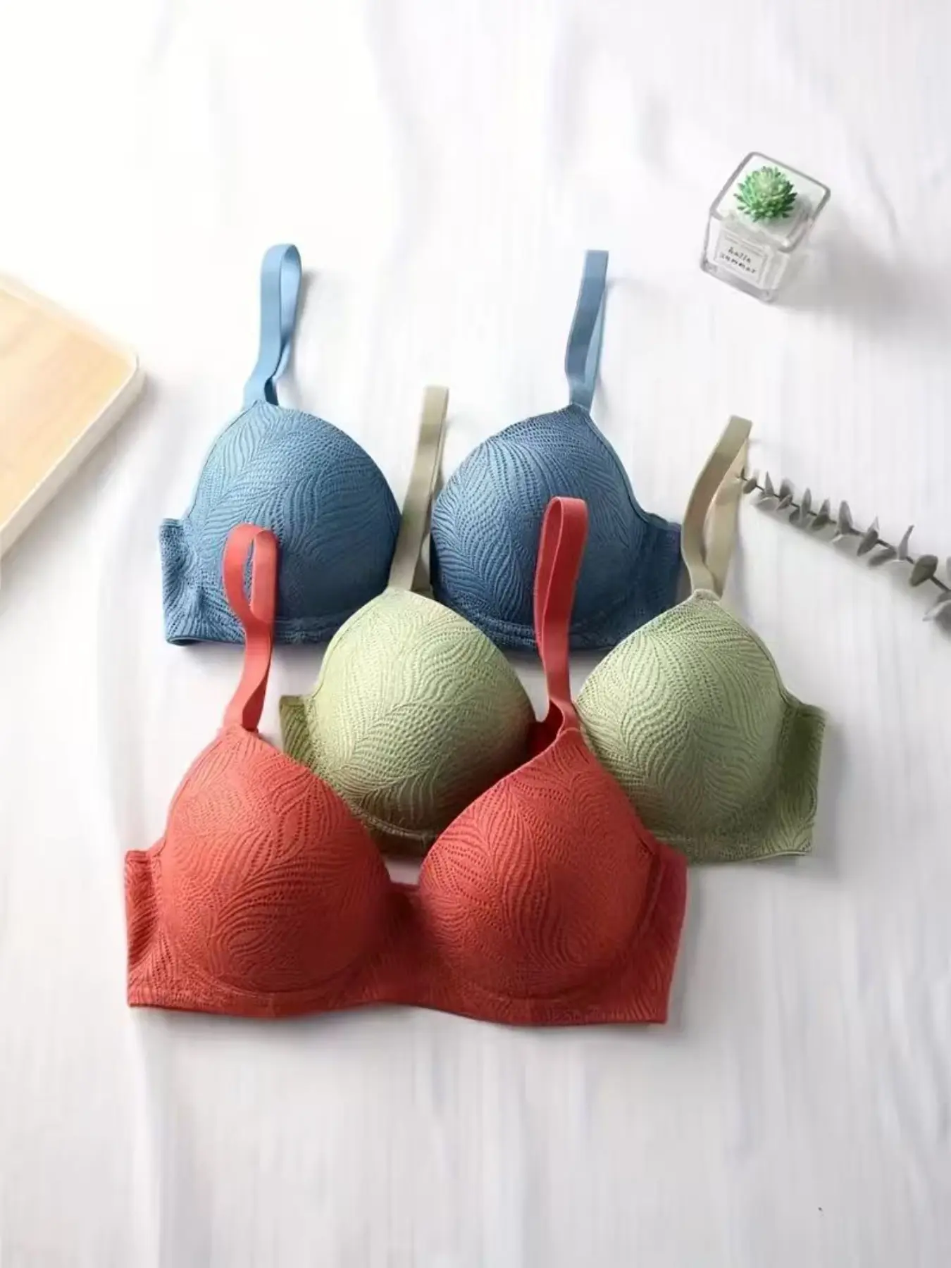 3pcs Women's Bra Set, Comfortable Jacquard Fabric, Underwire Bras, Lift and Support, Anti-Sagging, Adjustable Straps, Breast Shaper