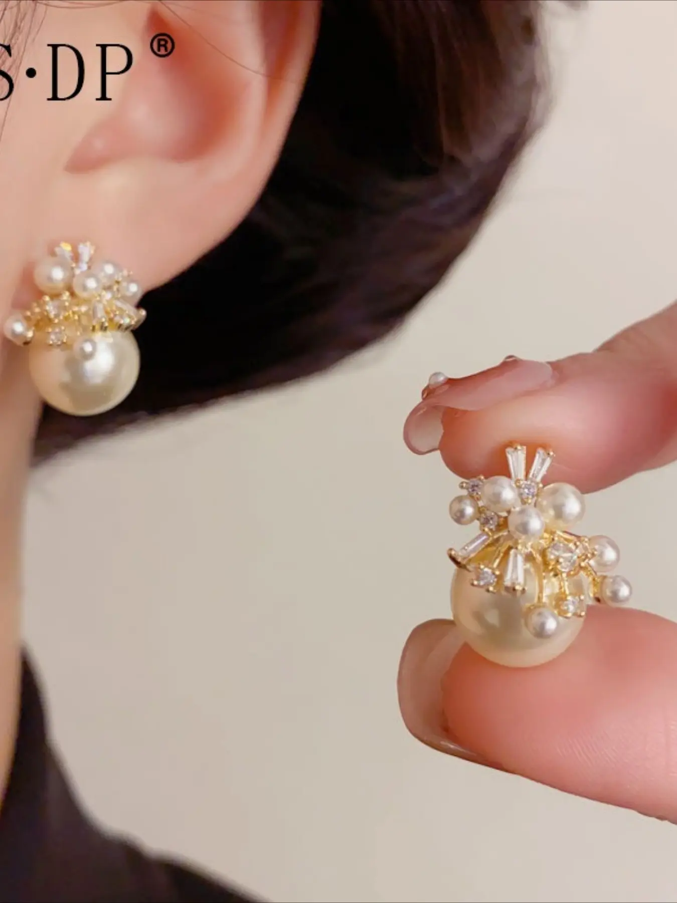 Japan and Korea fashion versatile diamond-encrusted pearl petal stud earrings temperament light luxury gentle elegance simple design earrings earrings