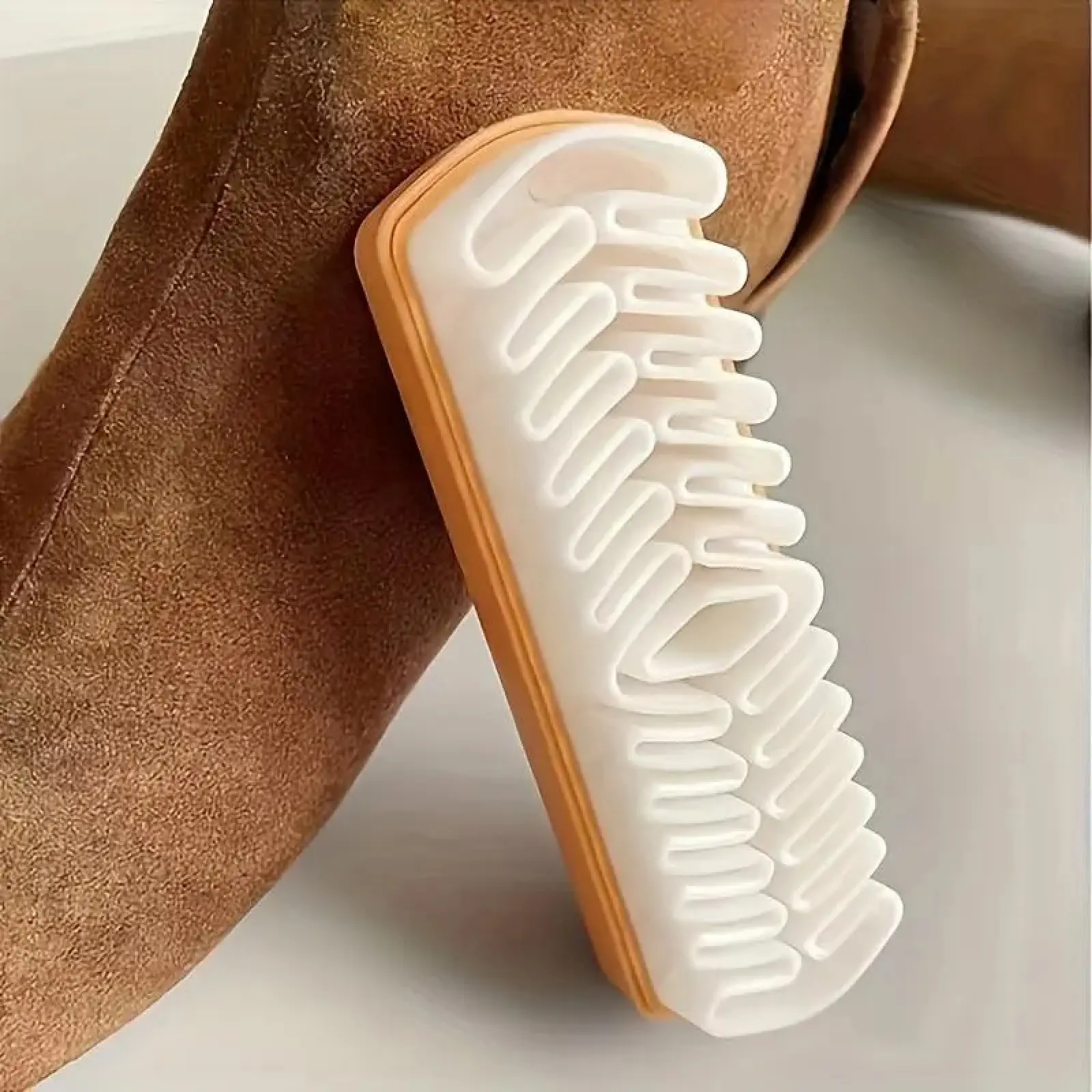 Soft Surface‑Cleaning Hand Tool for Napped Fabric Footwear, Ankle Boots and Fabric Outerwear, Household Fabric‑Surface Up‑keep Accessory