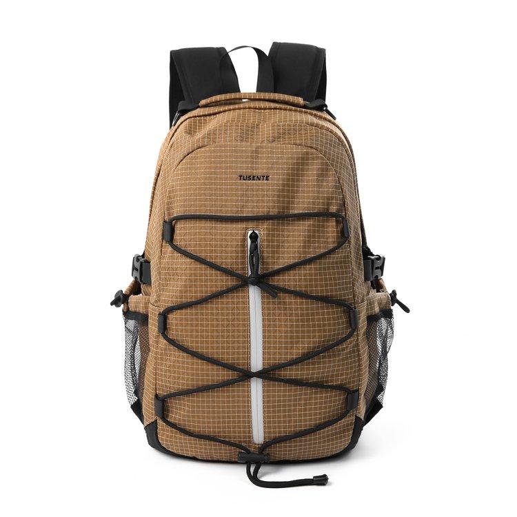 One-size-fits-all backpack made of nylon fabric with letter print and zipper
