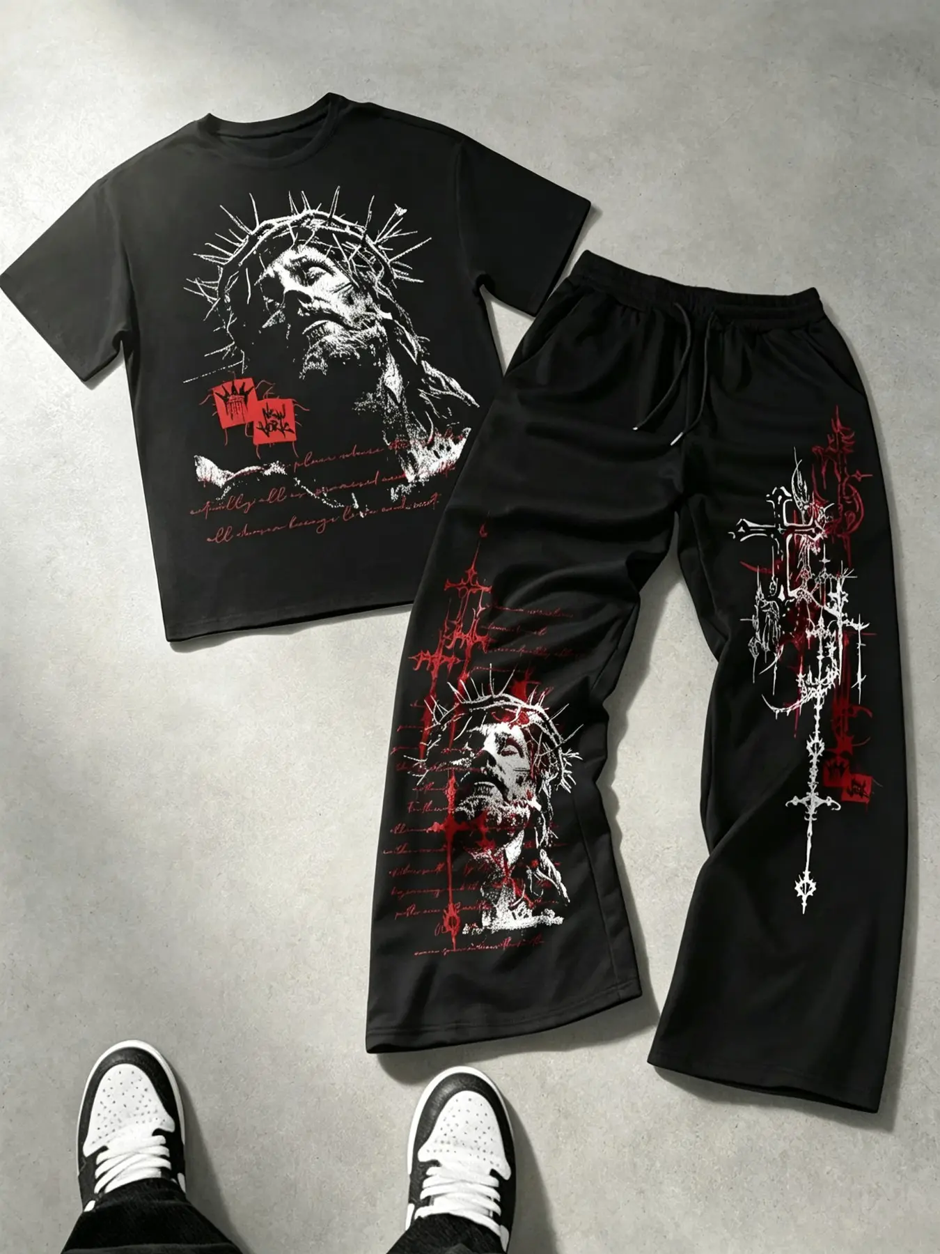 Unisex Gothic 2 Piece Outfit Set, Black Thorn Crown Figure Graphic Short Sleeve T Shirt & Wide Leg Sweatpants, Dark Grunge Cross Print Streetwear Tracksuit, boyfriend gifts, alt fashion, ropa de hombre, emo goth matching set for men women