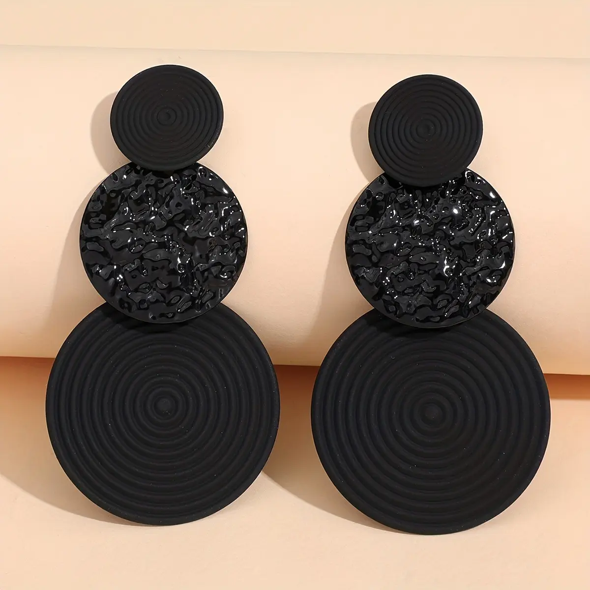 Unique design minimalist geometric concave-convex circular contrasting color mosquito coil holder earrings