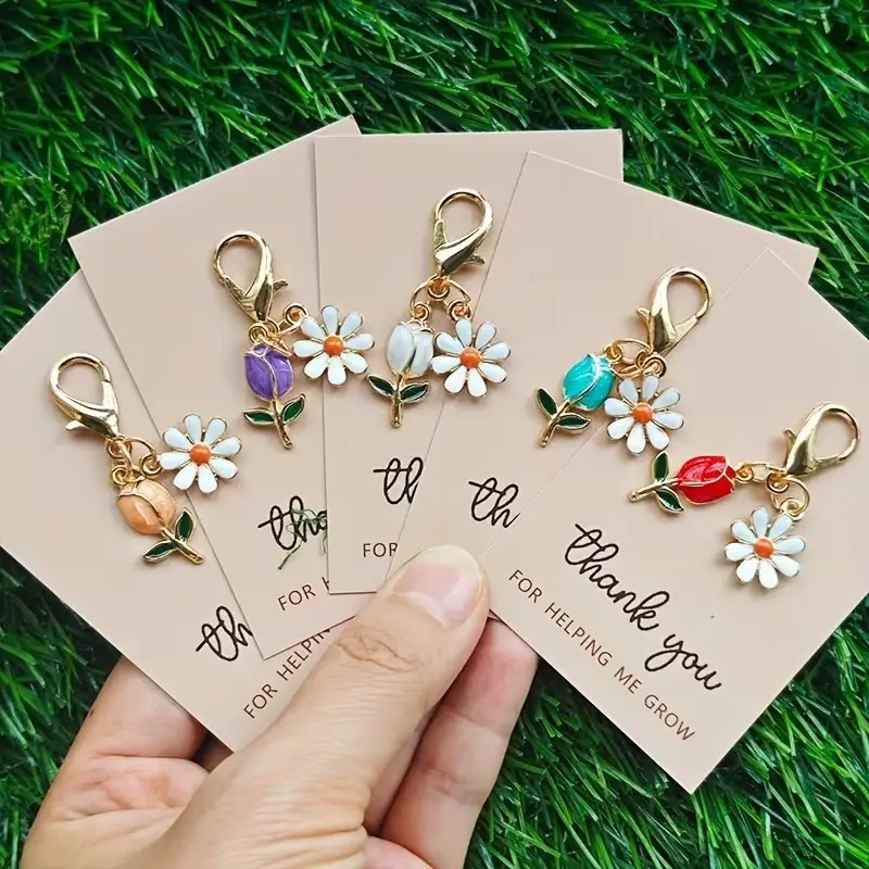 5pcs Tulip Daisy Keychain Set with Thank You for Helping Me Grow Gift Card, Perfect for Birthdays, Weddings, Teacher Appreciation, Father's and Mother's Day Gifts, Friend Birthday Presents, Ideal Bag Accessory, Car Key Pendant