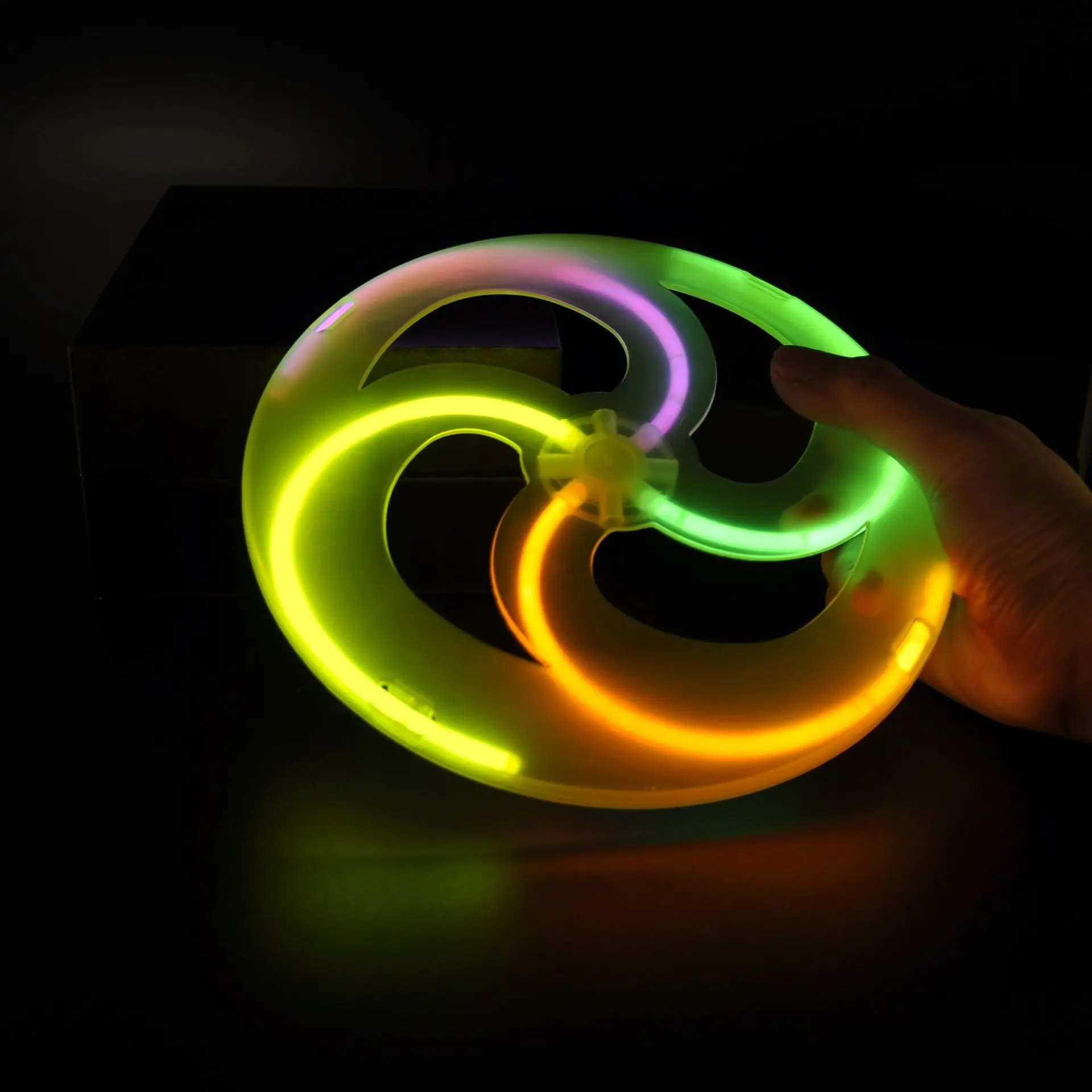 Outdoor Sports Flying Disc, Night Glow Fluorescent Stick Flyer, Glowing Toy, Sporty Props, Perfect for Fun Activities