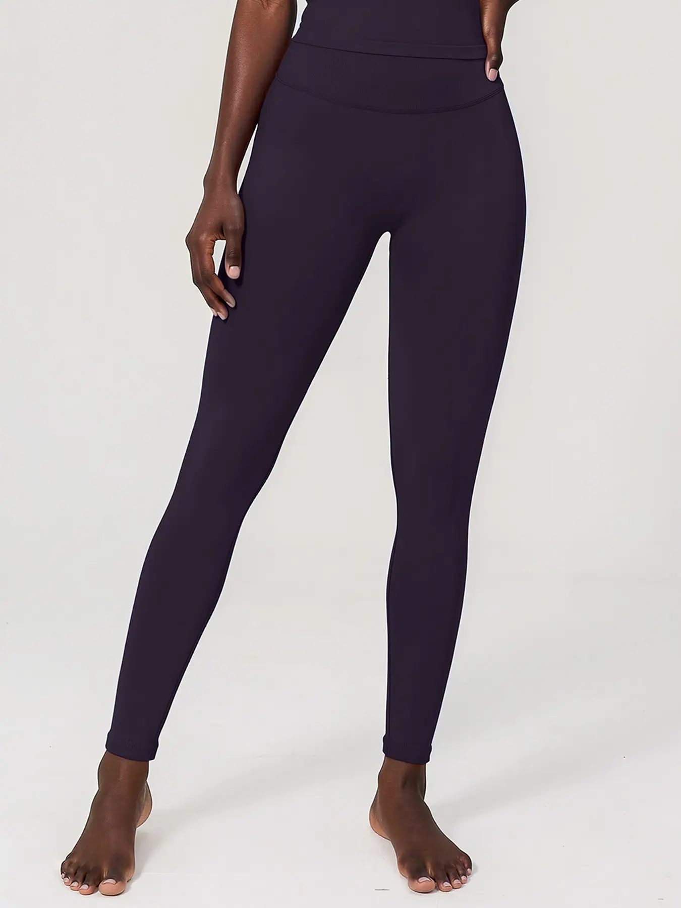 Seamless Peach Butt Yoga Pants, V-Shape Tight Fit Slimming Running Sports Quick-Dry Fitness Long Pants, European and American Style