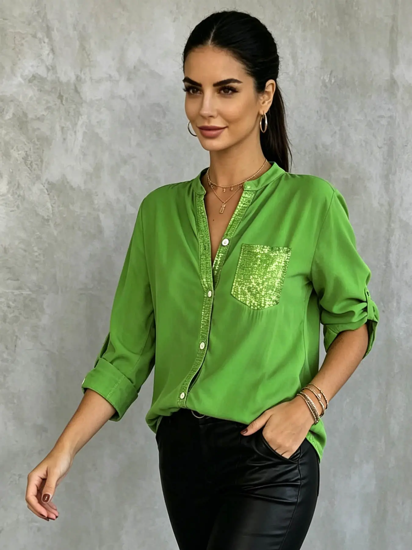 A versatile women's fashionable stand up collar sequin shirt with a light and mature style, suitable for summer commuting, business meetings, negotiations, dinners, girlfriends' gatherings, shopping and exploring stores