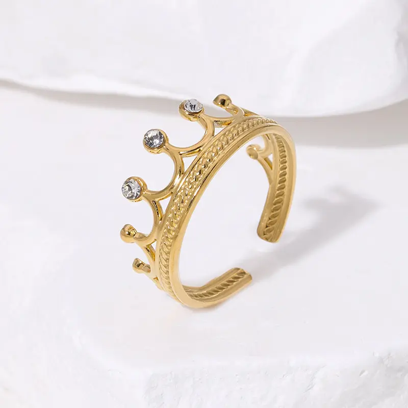 Fashionable and elegant minimalist diamond-encrusted crown ring, niche design, light luxury with a high-end feel, 18K gold-plated stainless steel ring