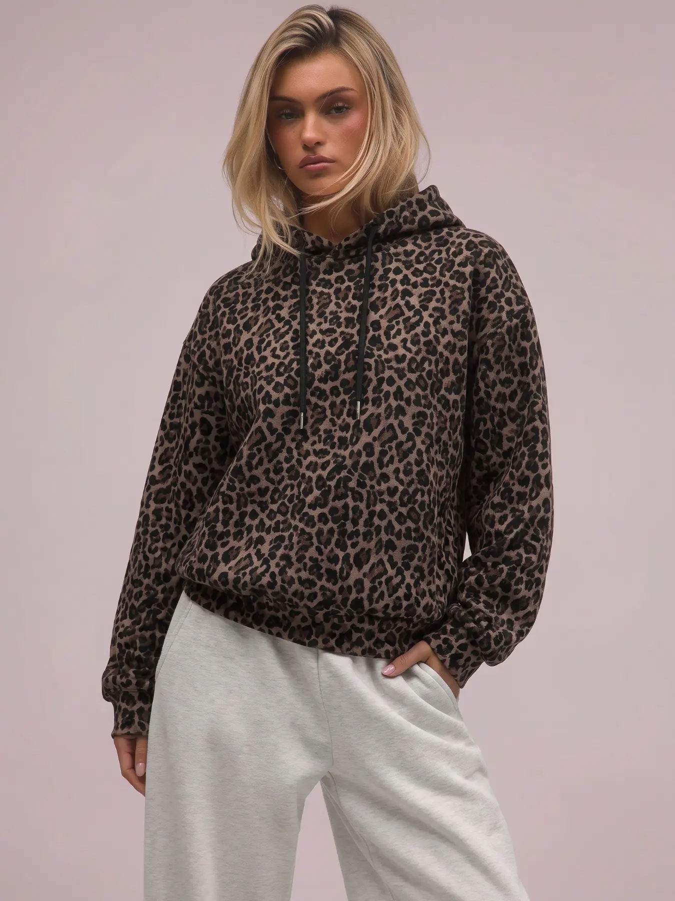 Women Leopard Print Cropped Hoodie, Vintage Animal Pattern Drawstring Hooded Sweatshirt With Kangaroo Pocket, Loose Drop‑Shoulder Y2K Streetwear Casual Cropped Top For Ladies