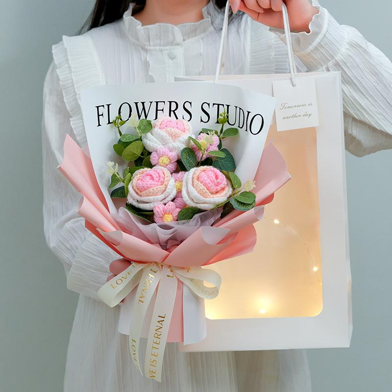 Finished Hand-Knitted Rose Yarn Bouquet, Creative Gift for Girls, Birthday, Teachers' Day, Valentine's Day, for Foreign Trade