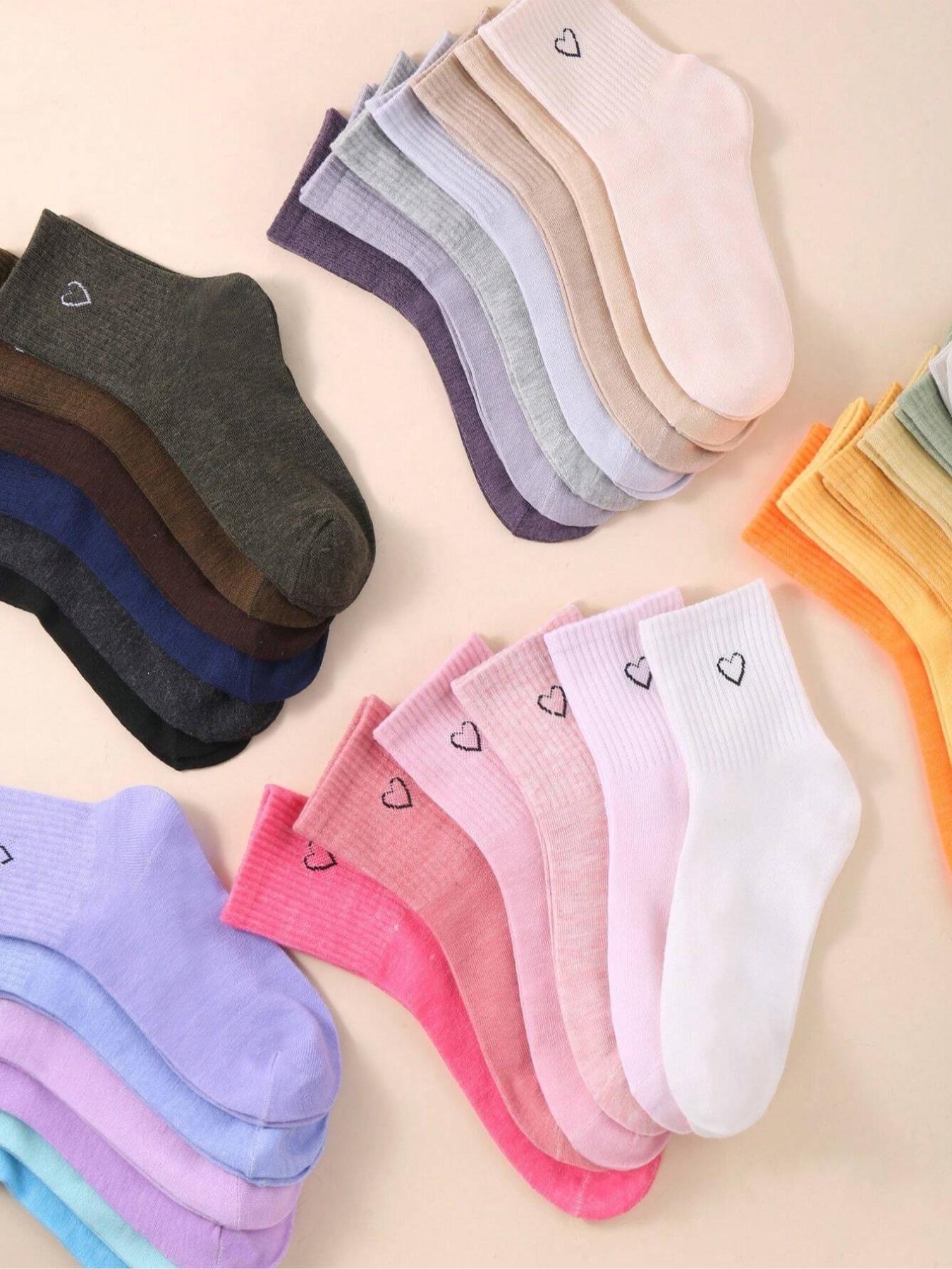 Random Color Heart Pattern Crew Socks, Casual Moisture Wicking Low Cut Socks, Soft Comfy Breathable Socks for All Seasons Daily Wear, Womenswear, Casual Stylish Socks, Socks Set