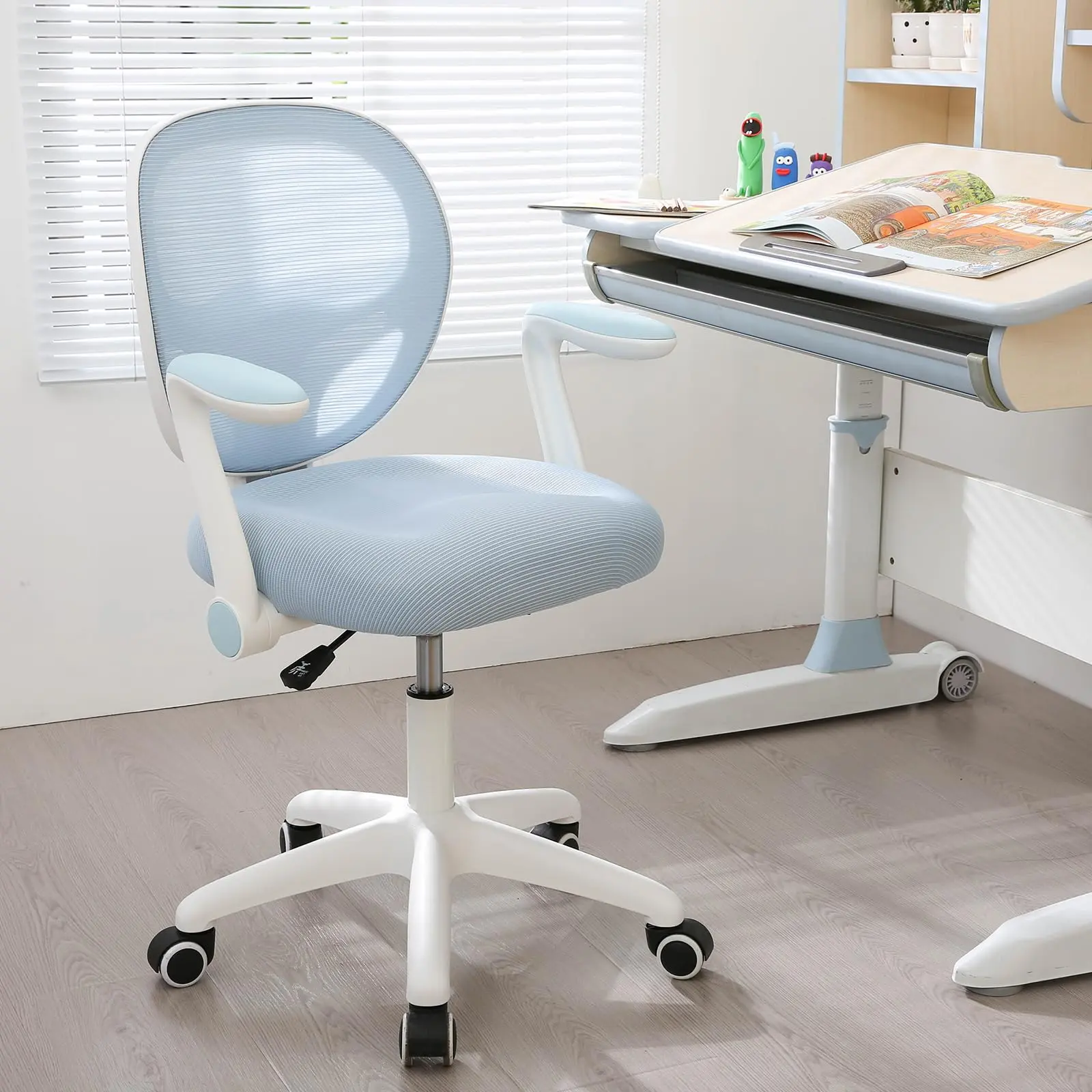 Ergonomic Kids Desk Chair – Adjustable Height Swivel Study Seating – Comfortable Office and Computer Use – Perfect for Children’s Homework, Reading, or Gaming – Ideal for Home or School – Light Gray