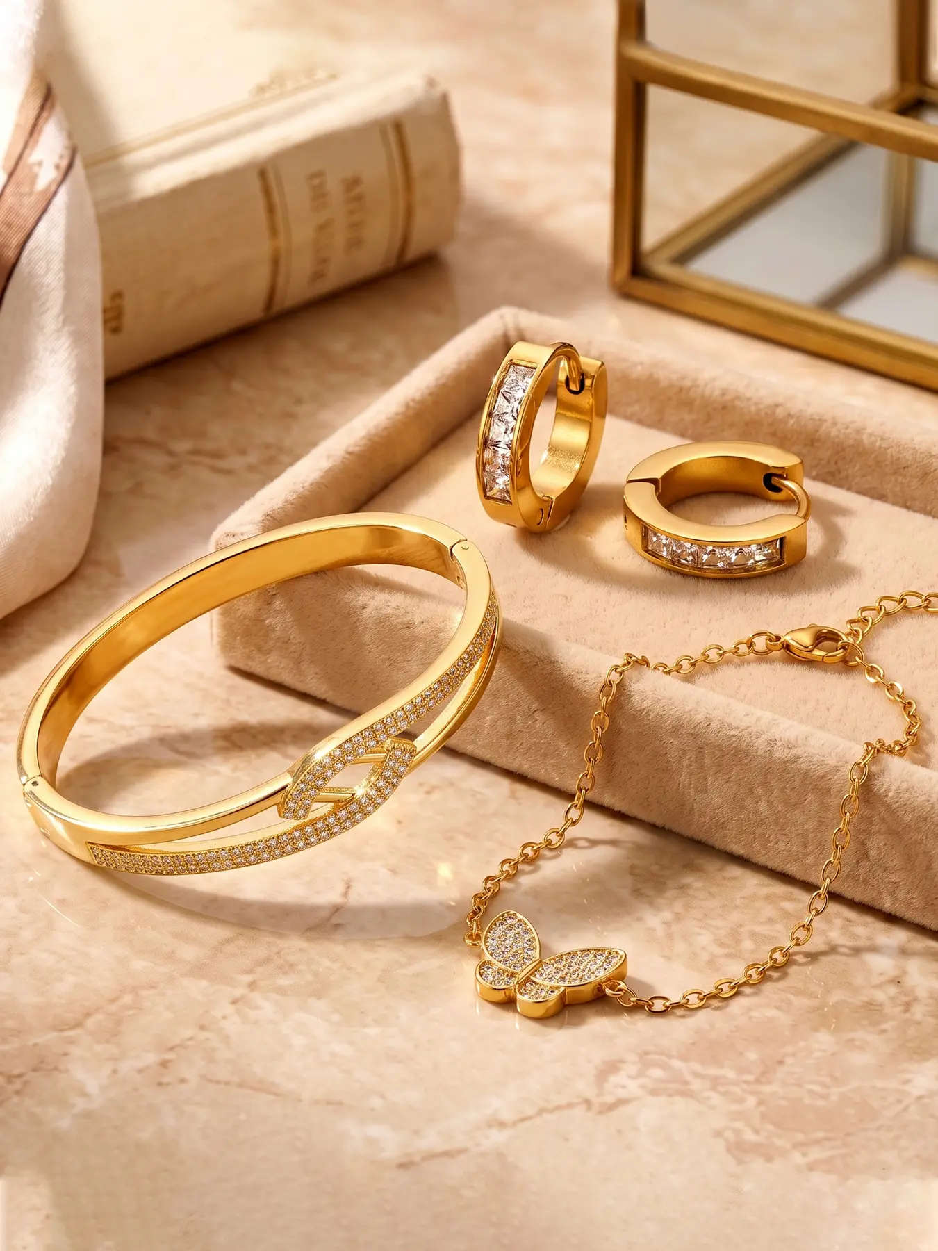 3pcs of light luxury interlocking full diamond stainless steel jewelry, waterproof, sweat proof, not easy to fade, anti allergic, suitable for young girls who pursue exquisite styling