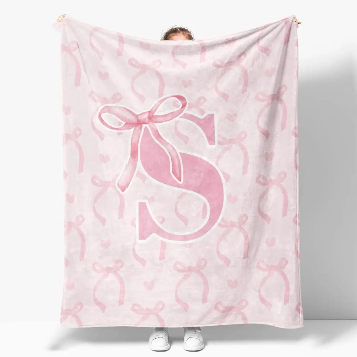Coquette Pink Bow Monogram Throw Blanket – Personalized Initial Flannel Fleece, Soft Cozy Lightweight Bedding, Bedroom, Office, Custom Name Blanket for Teens, Women, Girls, Personalized Gift, Home Decor, Fluffy Nap Blanket