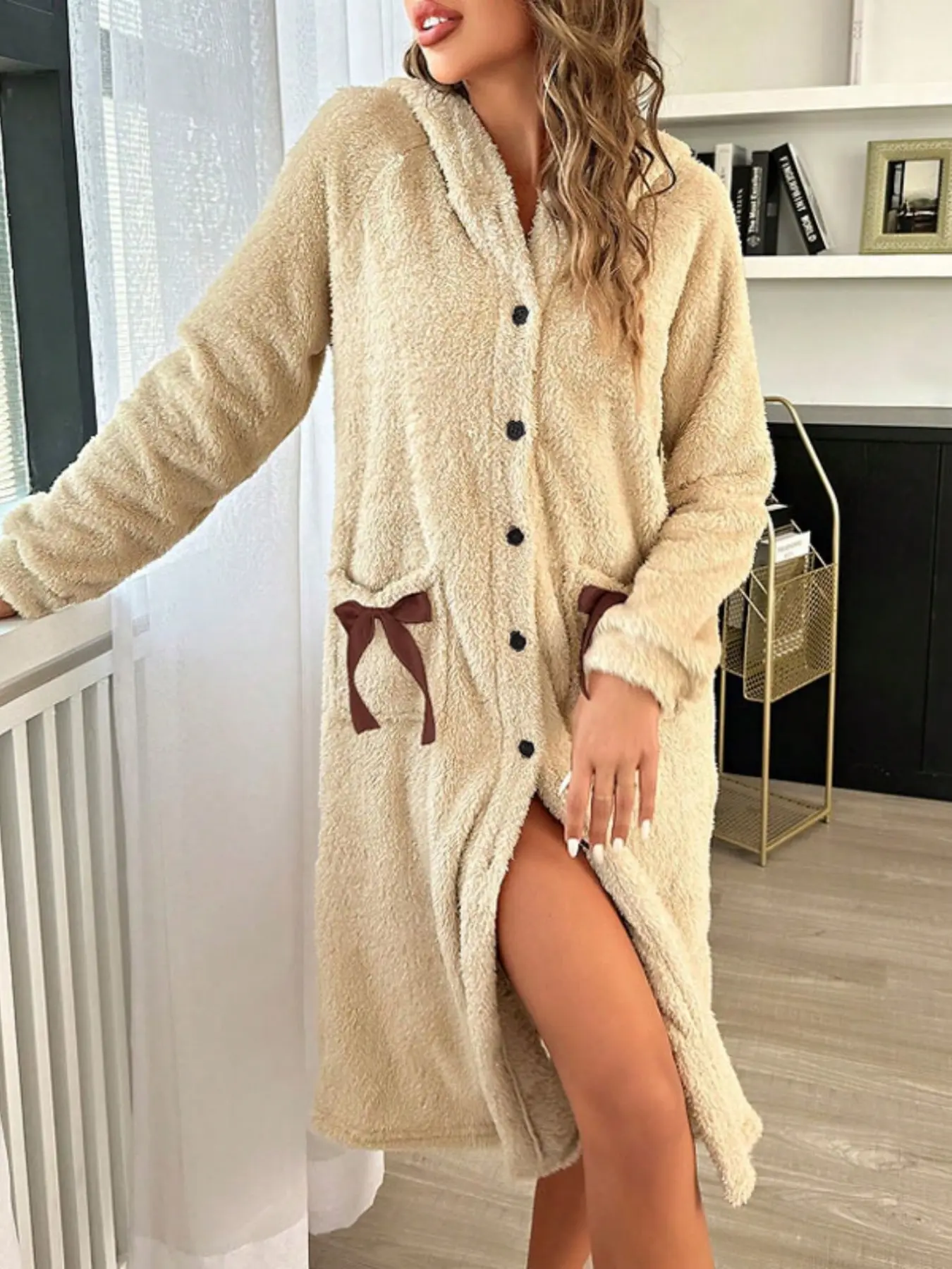 Women's Fall Winter Bathrobe, Flannel Sleepwear, Warm Coral Fleece, Loose Comfortable Home Wear, Can Be Worn Outdoors