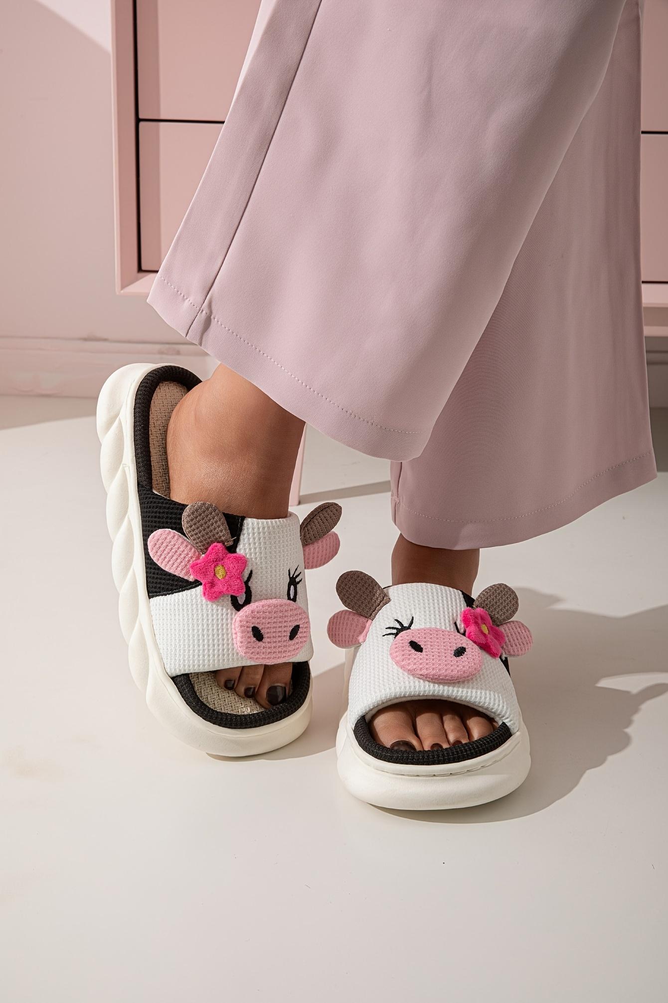 Cute Flower Cow Linen Slippers Indoor Home Use Non-Slip Odor-Resistant Outdoor Thick-Soled SandalsMinimalist Fluffy Home Slippers,Open Toe Bedroom Sandals for Gifts,Casual Soft Pink Bedroom Slippers, Fuzzy Warm Slippers for Women 2025, Walking Shoes