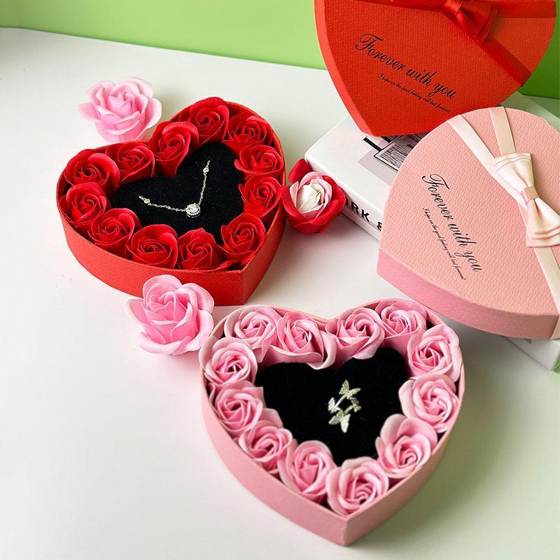 Artificial Rose Gift Box, Eternal Rose Flower, 1 Count Romantic Heart Shaped Gift Box with Soap Flower, Anniversary Wedding Gift, Holiday Decorations, Home Decoration Ornaments