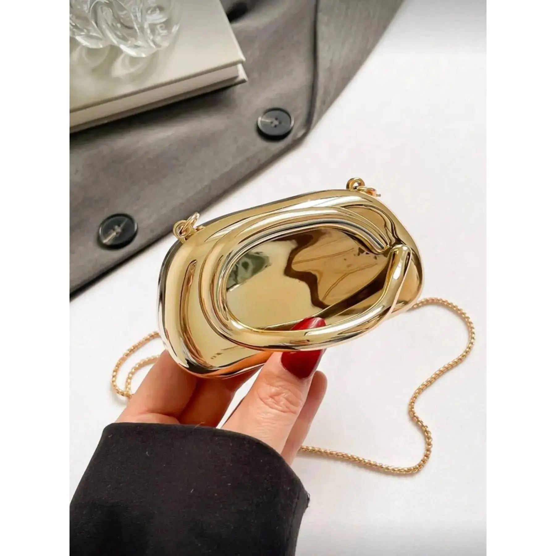 Mini Fashion Versatile Solid Color New Chain Shoulder Bag Casual Minimalist Asymmetric Fashionable Shoulder Bag Women's Small Tote Bag for Handheld Makeup Headphone Gift Box Valentine's Day Wedding Party Fashionable Bags