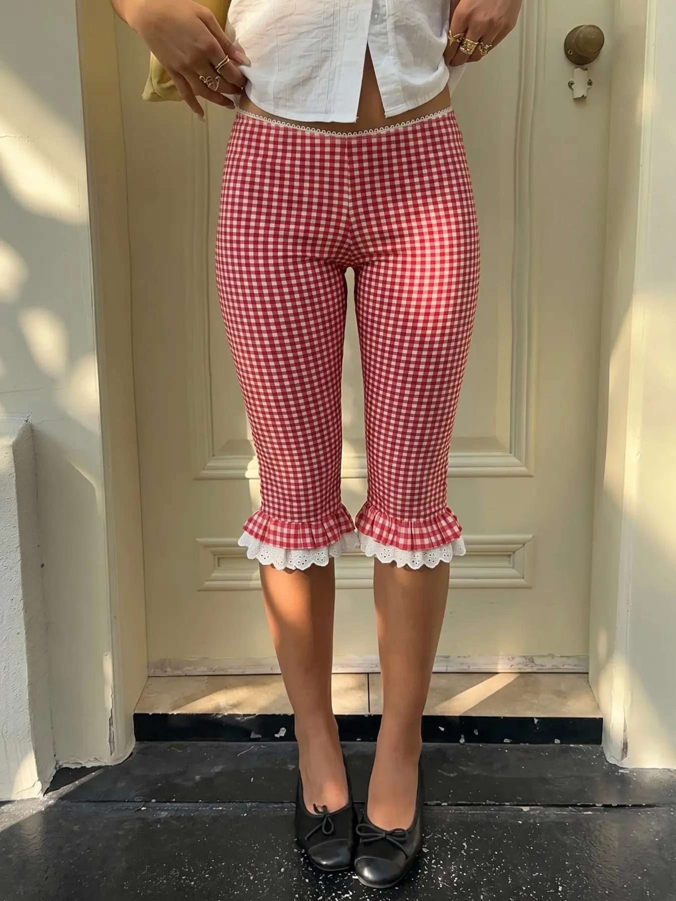 SoftStretchLightweightBreathableComfySmoothSkinFriendlyFabricRedWhiteClassicGinghamPrintLowWaistSkinnyFigureHuggingFitEyeletEmbroideryLaceRuffleTrimHemCasualDailySummerVacationBeachPicnicStreetStyleVintageRetroY2KEverydayWearFashionWomensBottomsCapriPants