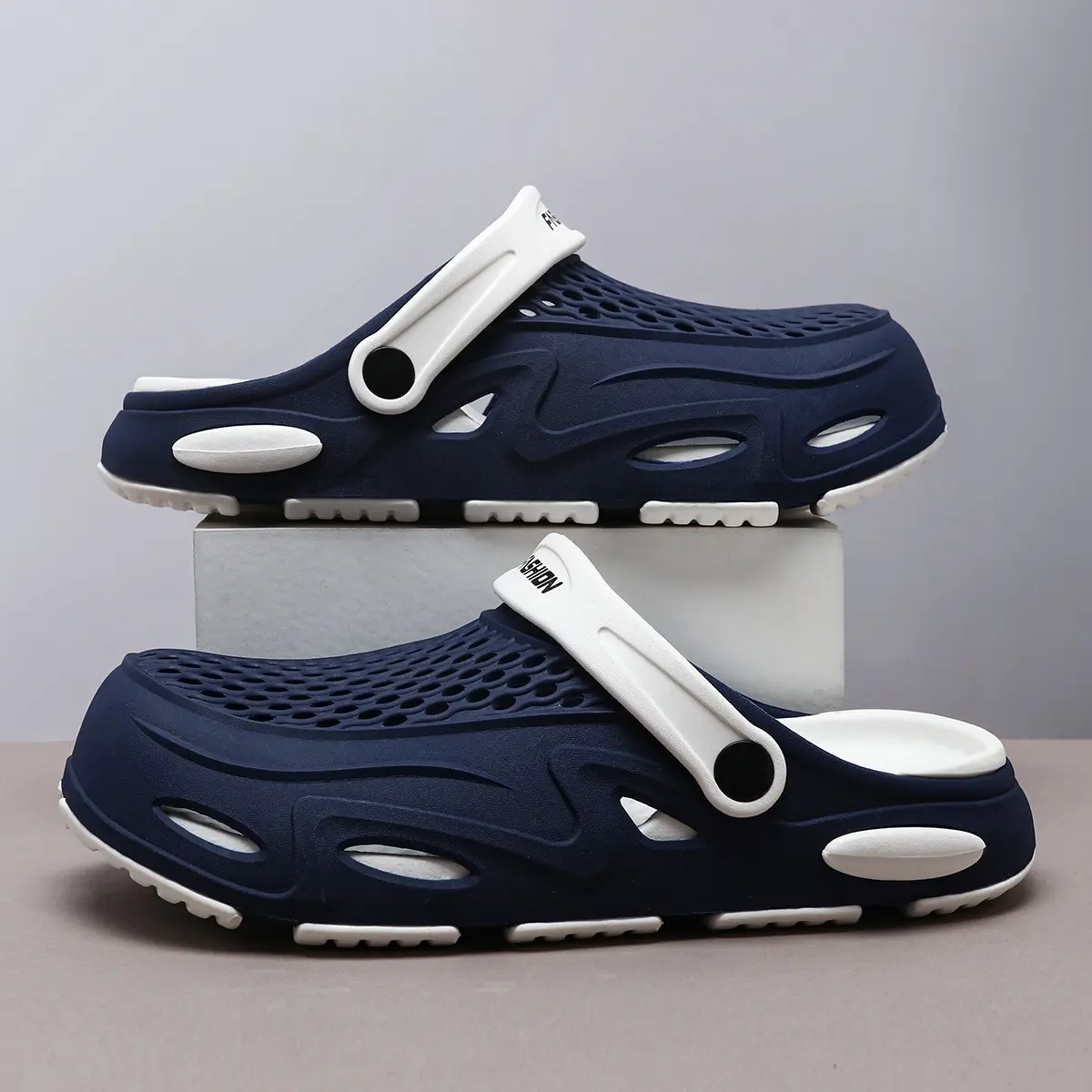 Men's Fashion Clogs - Summer Outdoor Casual Closed-Toe Slippers, Non-Slip, Breathable, Durable Beach Shoes