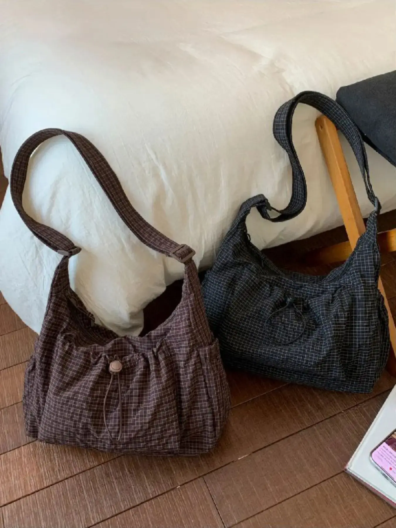 Japanese-style minimalist plaid canvas bag, Casual fashion bag, large capacity, 2025 new autumn/winter casual shoulder/crossbody bag, commuter dumpling bag, zip closure, suitable for campus, workplace, commuting