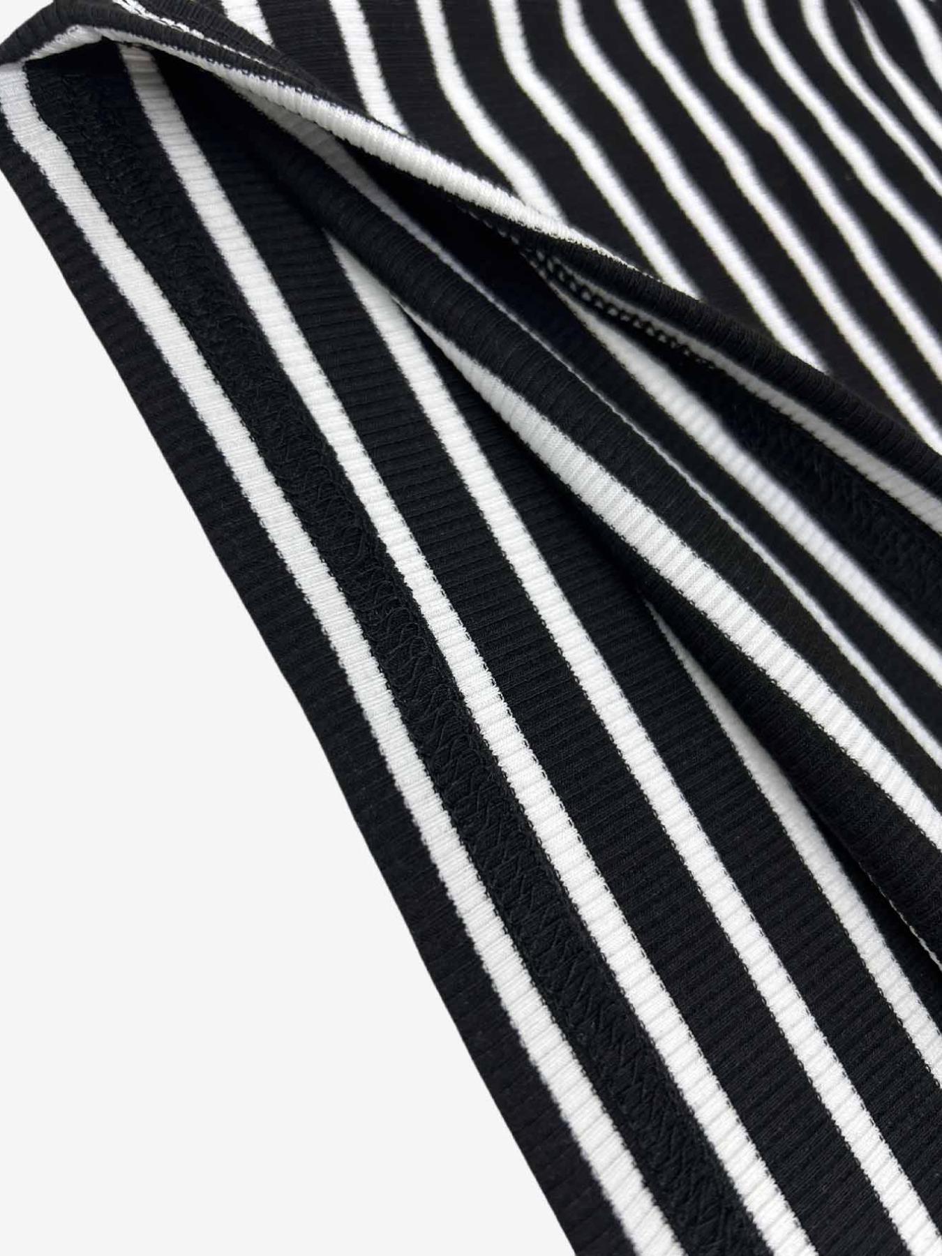 Women's Striped Print Button Front Scoop Neck Crop Tee, Casual Long Sleeve T-shirt for Spring & Fall, Women's Top for Daily Wear, Black And White