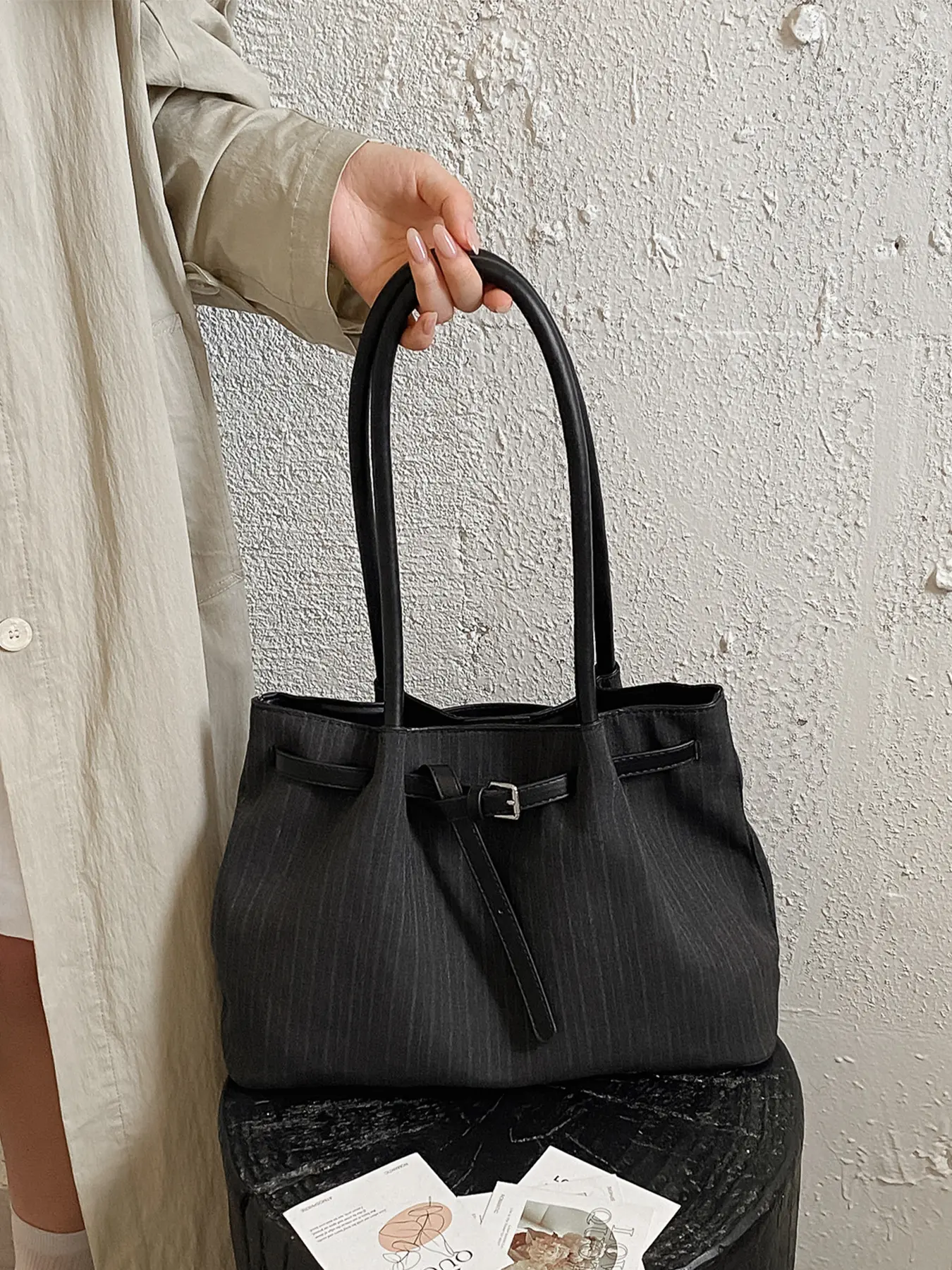 1pc Dark Grey Vertical Stripe Tote Shoulder Bag, Buckle Belt Decor Long Handle Soft Handbag for OOTD Shooting, Daily Office Commute, City Shopping, Cafe Dates, Suitable for Minimalist Elegant Women, Neutral Simple Outfit Lovers