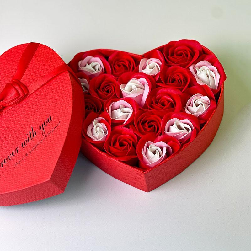 Artificial Rose Gift Box, Eternal Rose Flower, 1 Count Romantic Heart Shaped Gift Box with Soap Flower, Anniversary Wedding Gift, Holiday Decorations, Home Decoration Ornaments