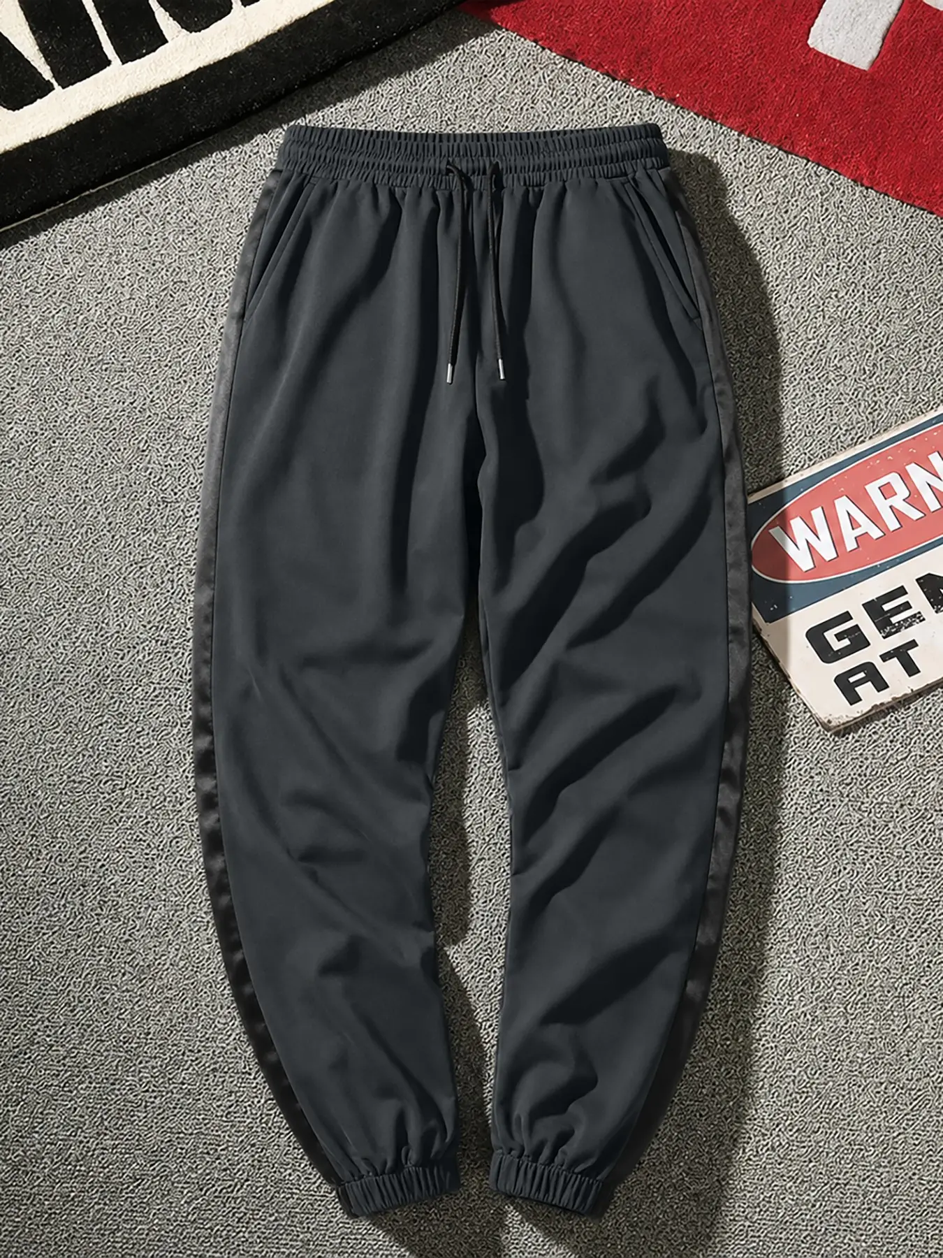 Men's Contrast Seam Straight Fit Combat Trousers, Popper Fastener Side Pocket Utility Cargo Pants, Elasticated Drawstring Waist