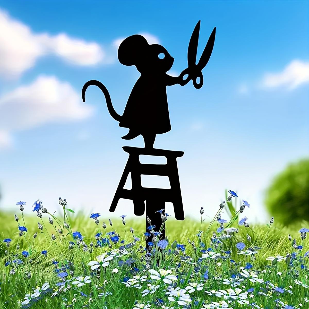 Metal Mouse Silhouette Garden Decor, Black Wrought Iron Yard Art with Scissors Design, Outdoor Lawn Ornament, Weather-Resistant Garden Stake for Backyard Patio Lawn Decoration