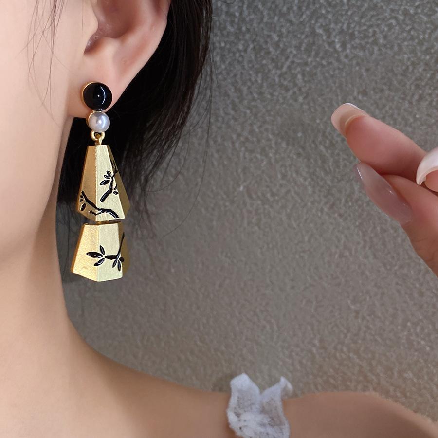 Silver Needle Pearl Branching Wind Chime Tassel Stud Earrings, New Chinese Retro Palace Style Earrings with Light Luxury and High-End Appeal Ear Accessories