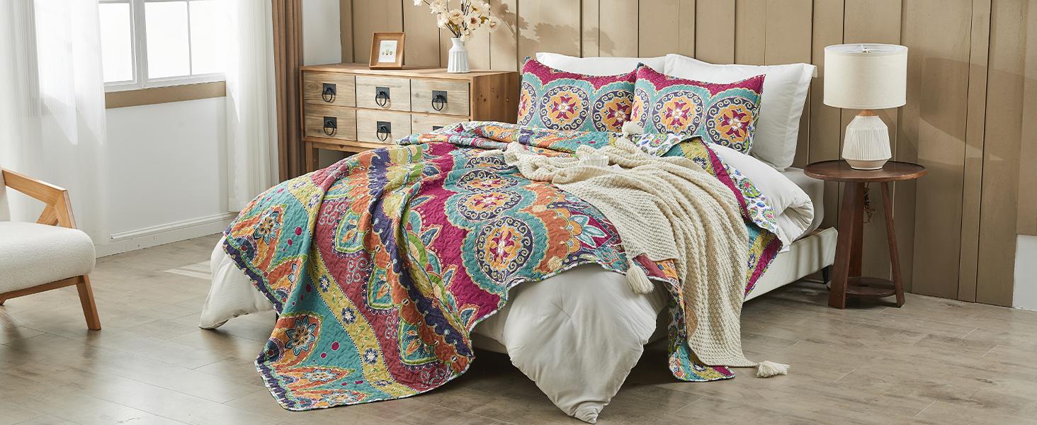 Vibrant Boho King Size Reversible Bohemian Striped Bedspread Comforter Microfiber Coverlet Bedding Set with Pillow Shams
