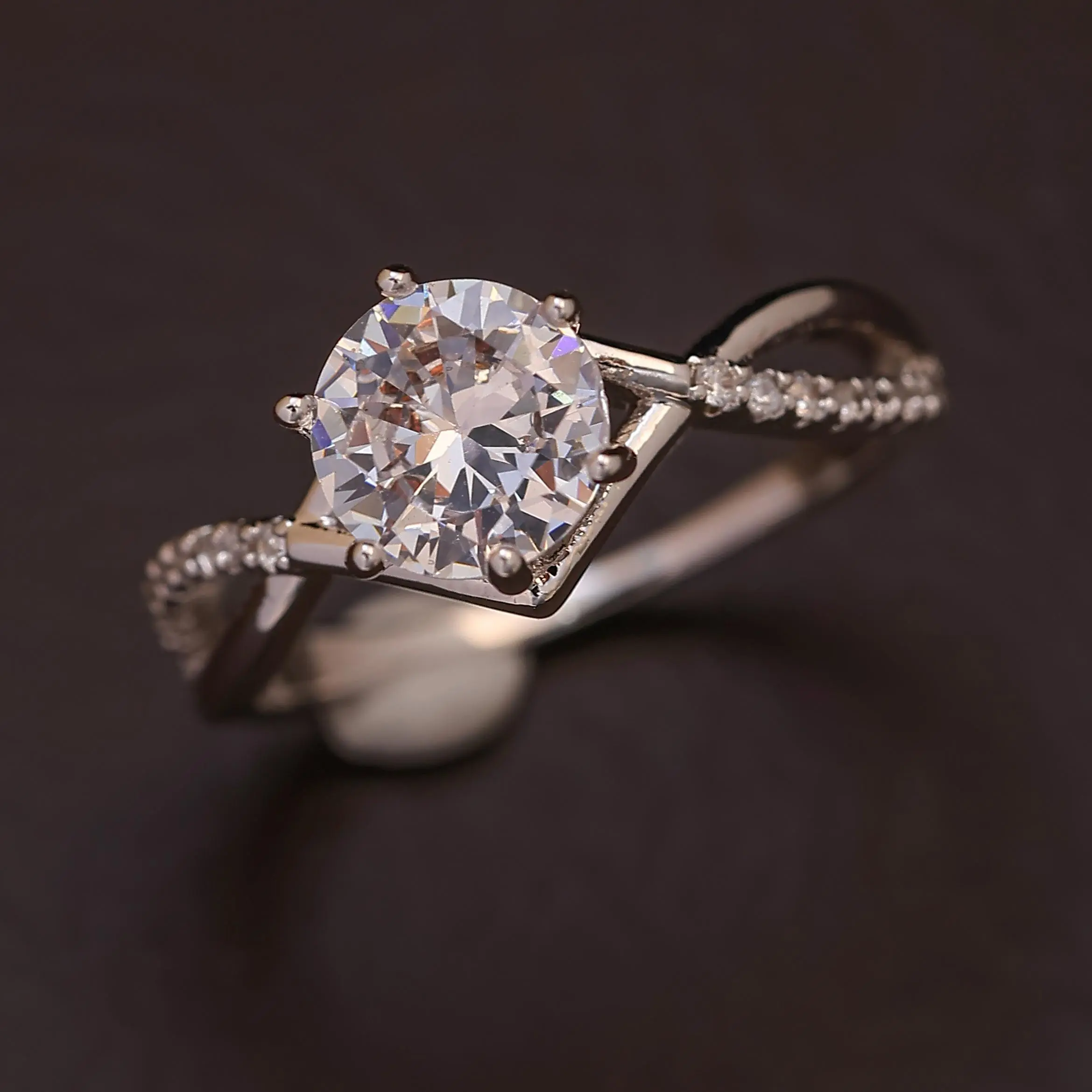 Elegant Twisted Solitaire Engagement Ring For Women Luxurious Sparkling Accent Bridal Band Timeless Costume Jewelry Gift For Anniversaries Special Occasions