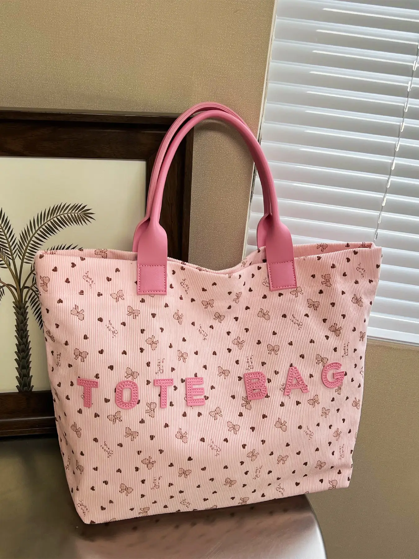 Fashionable large capacity tote bag with bow and letter decorations, handbag and shoulder bag, suitable for daily outings, dates, and dinners