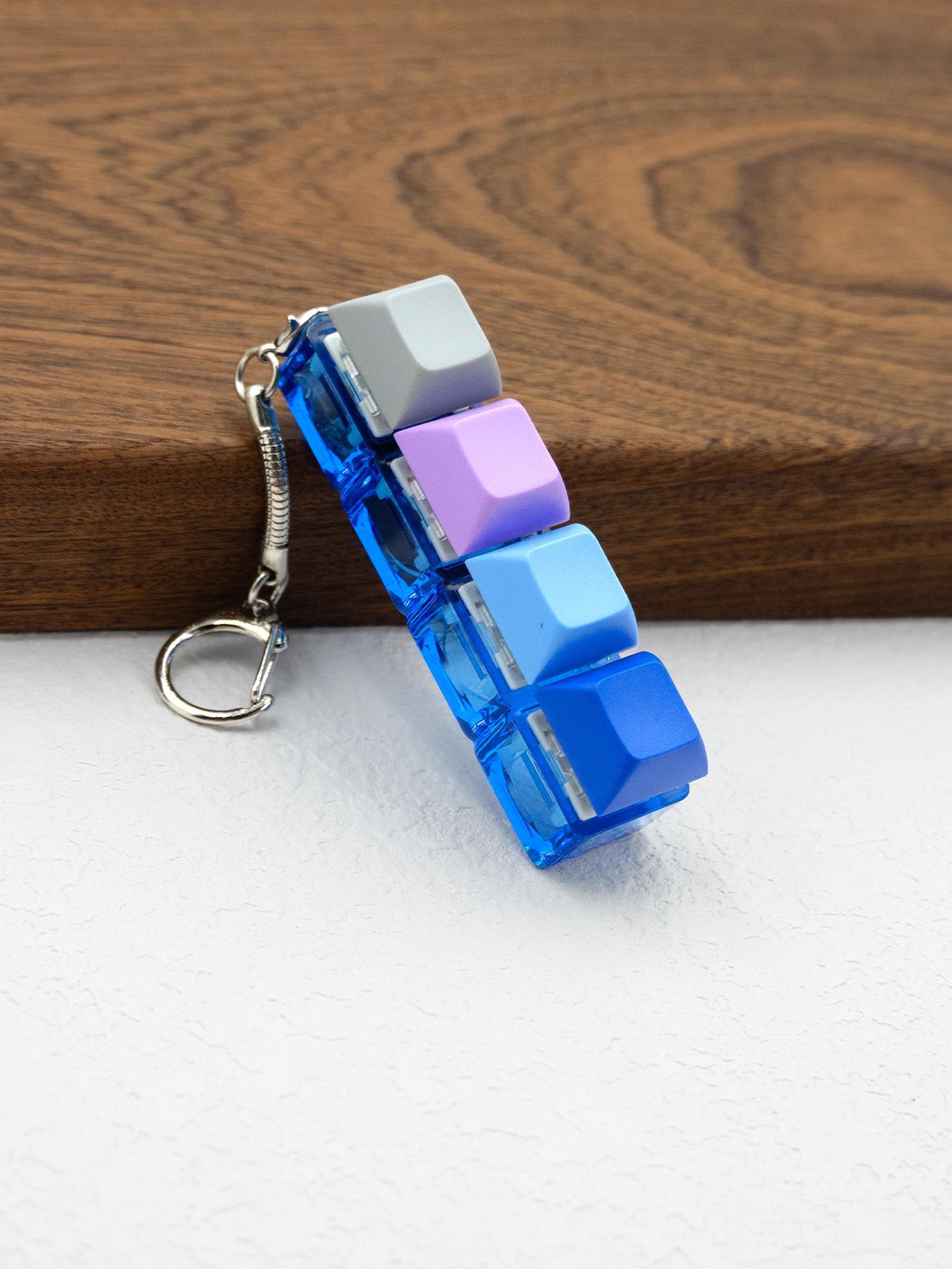 Summer 2025 Fun Keycap Keyboard Keychain, Punk Style Keyboard 4 Keys Toy Keychain for Women & Men, Fashion Accessories for Daily Use for Decompression Gift