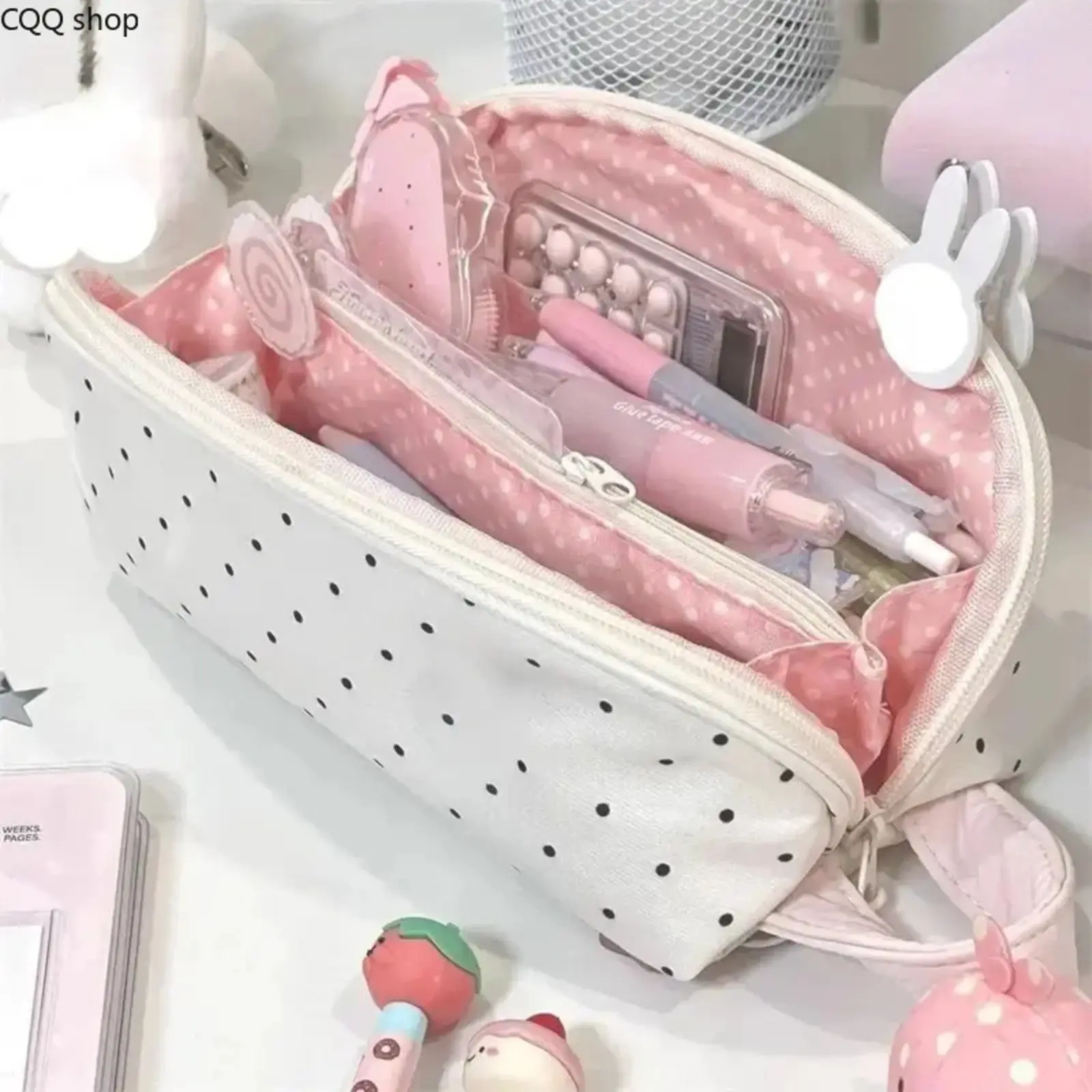 Large-capacity pencil case with double layers and multiple pockets is suitable for back-to-school shopping and school supplies.