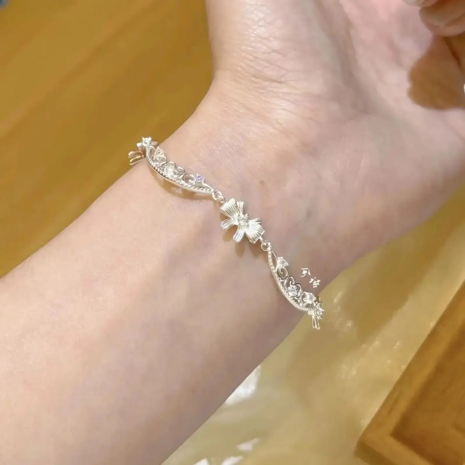 Sparkly Rhinestone Bow Bracelet for Women, 925 Silver Plated Lace Style Wrist Jewelry, Trendy Feminine Accessory, Versatile Fashion Bracelet for Office Daily, Vacation, Weekend Outfits & Holiday Gift Giving