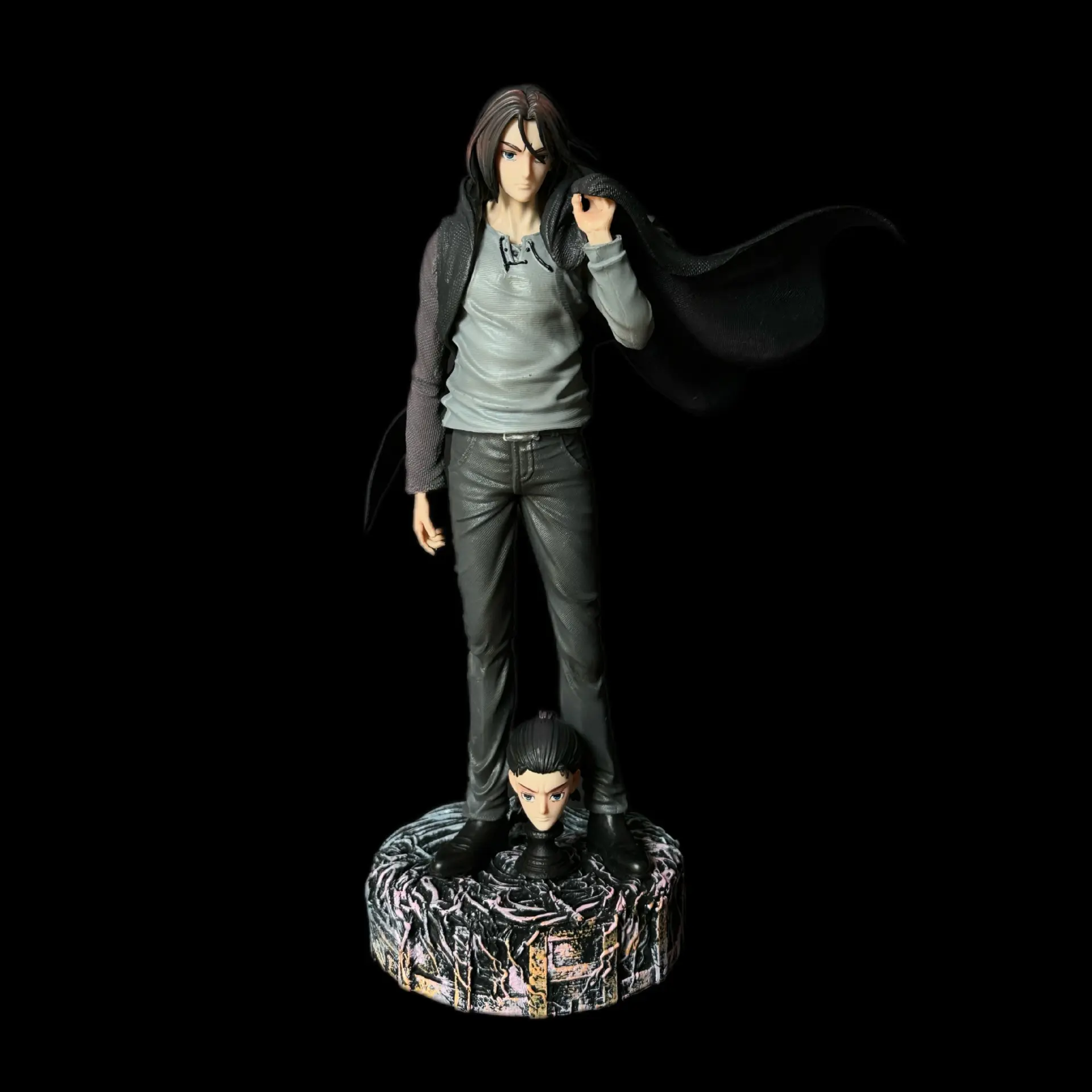 Attack on Titan Mikasa Ackerman Double-Head Carving Desktop Chassis Figure - Wholesale Anime Model Peripheral for Anime Collectors (Fashion Accessories Keychain)
