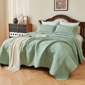 King California Size Bedding Set with Pillow Sham Lightweight Oversized King Bedspreads Coverlet Soft Reversible Bed Cover for All Season 3 Piece (Sage Green 120"x120")
