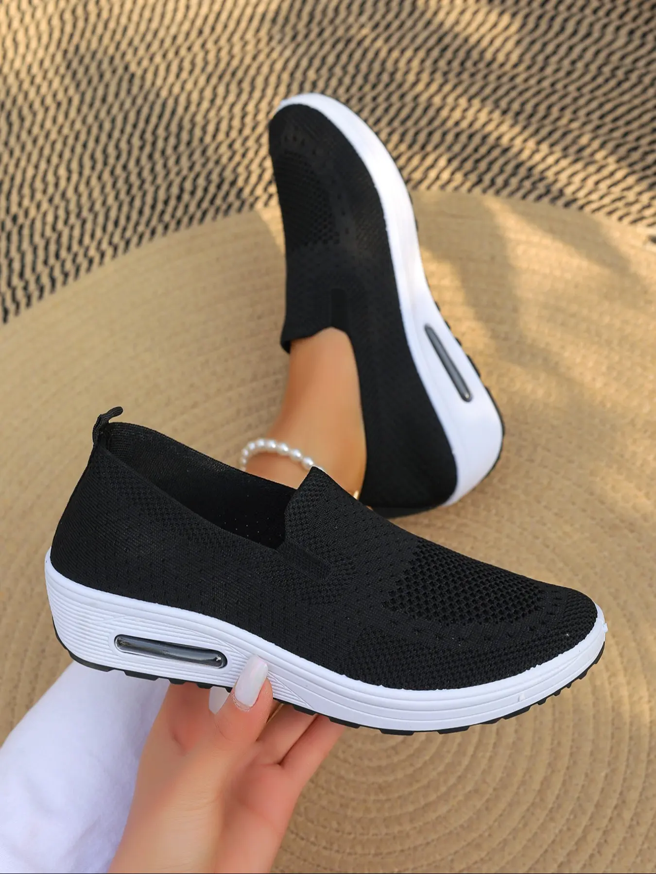 Women's Slip-On Casual Sports Shoes, Beach Vacation Comfortable Sneakers, Breathable Mesh Design Ideal for Everyday Wear