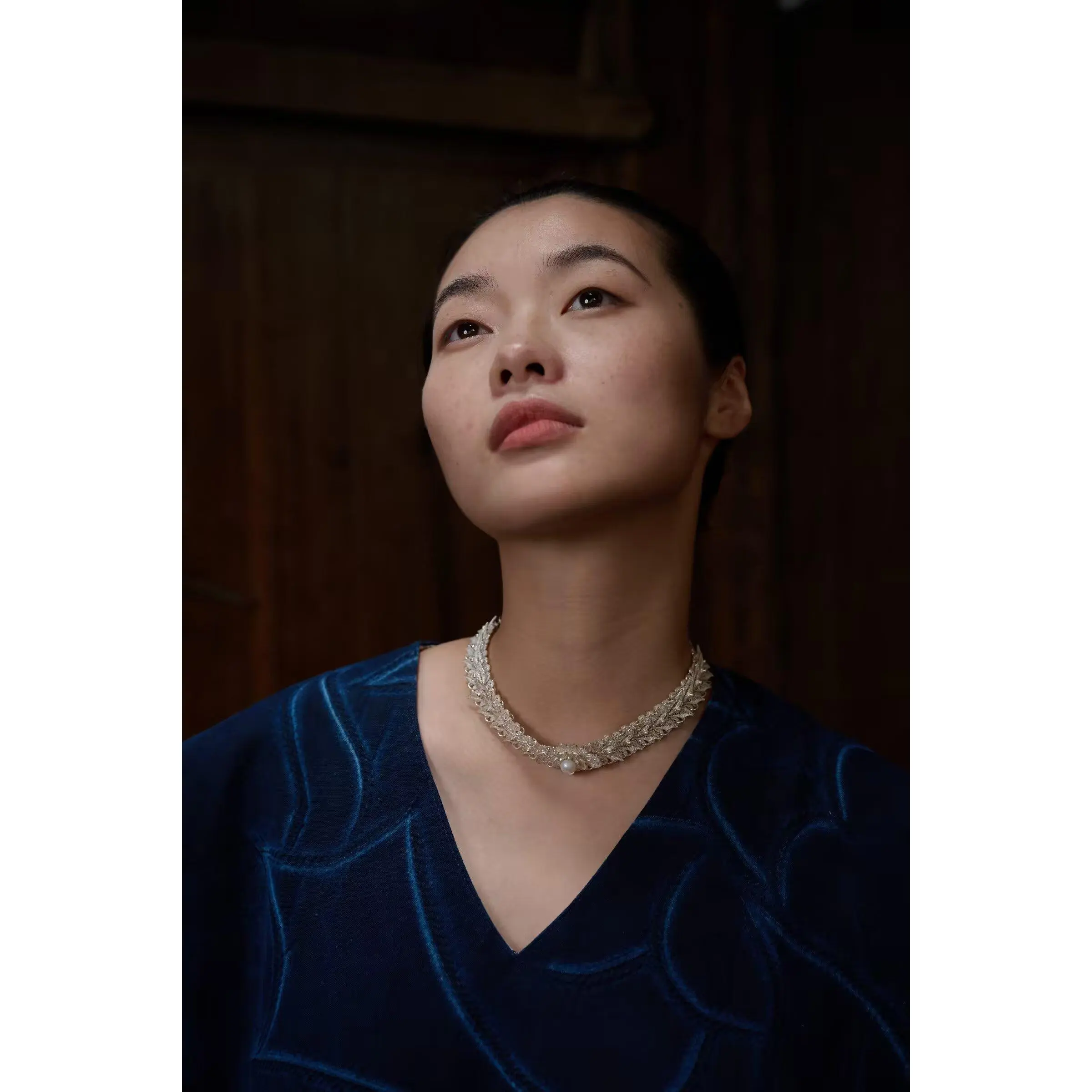 Argent Moon Silver Filigree Leaf Choker Necklace for Women, Vintage Floral Statement Necklace with Pearl Accent