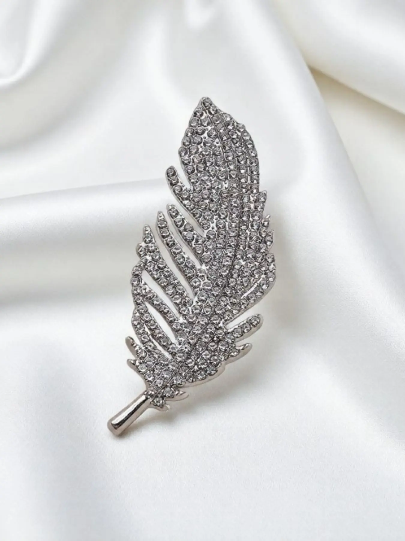 Feather Brooch Shiny Crystal Lapel Badge, Elegant Ladies Suit Dress Decor, Perfect Jewelry Gift, Stylish Accessory for Women