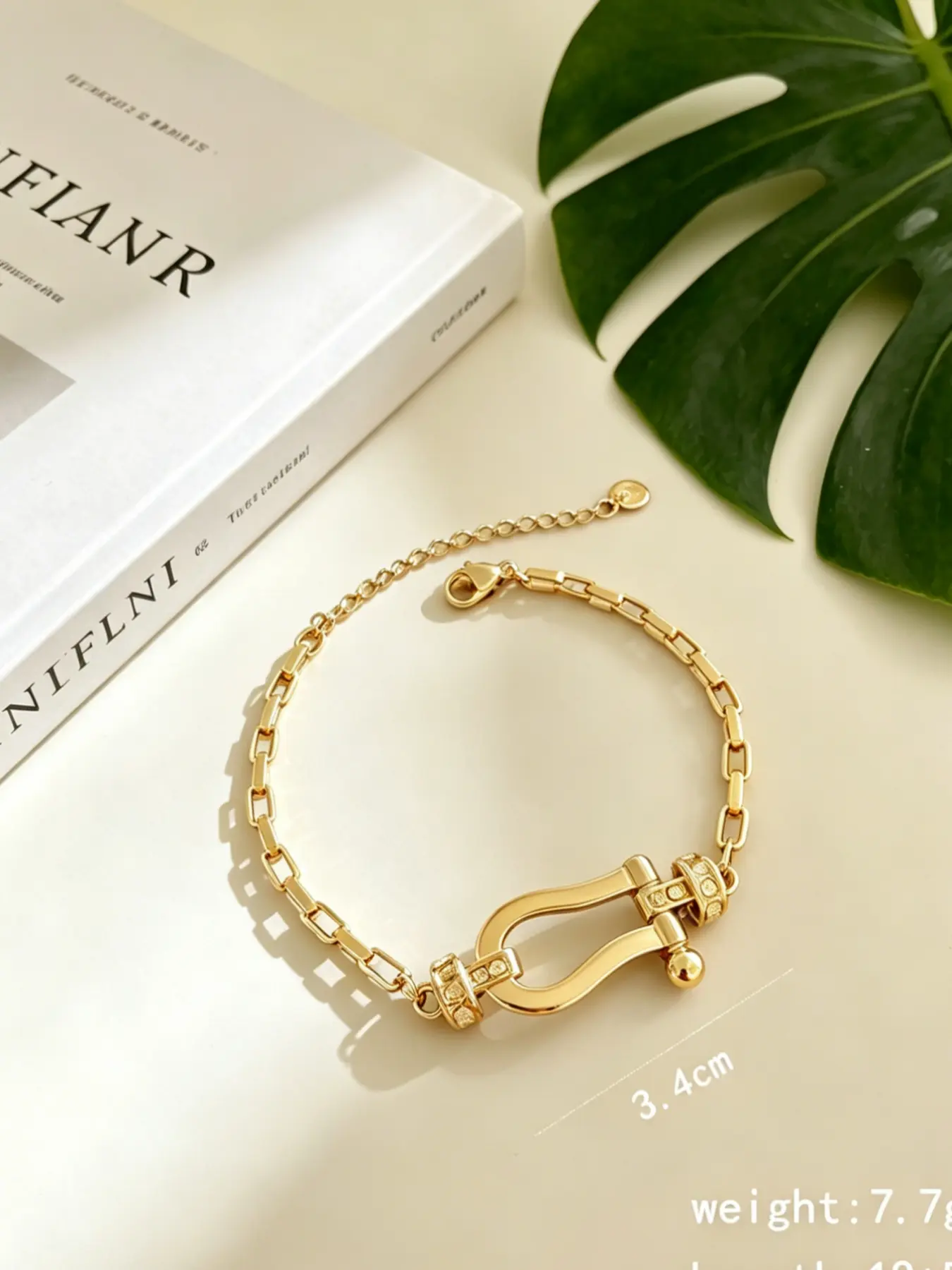 Vintage Luxury Horsebit Square Chain Bracelet for Women, Perfect for Daily Commute, Elegant Accessory for Everyday Wear
