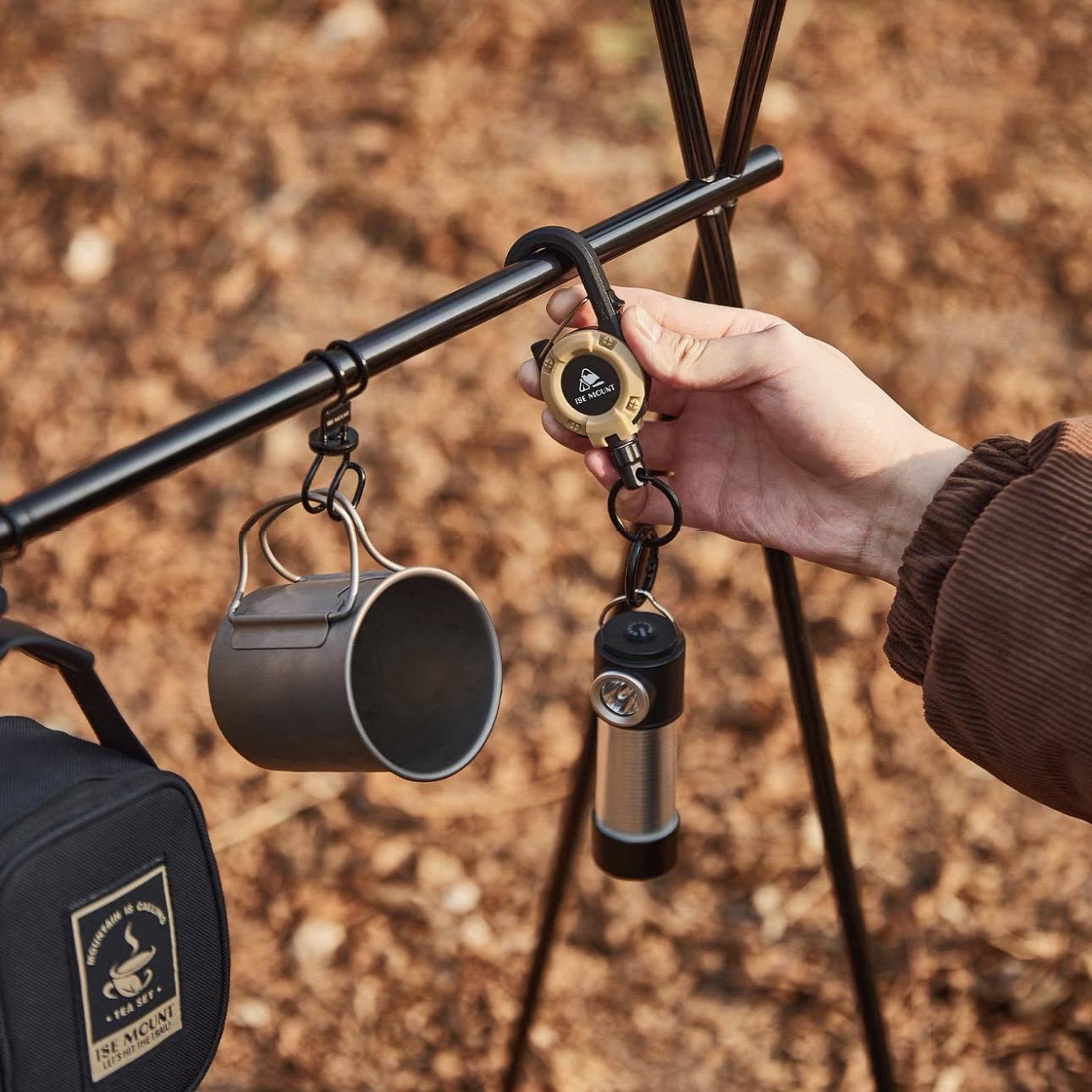 Outdoor 3-in-1 Retractable Keychain with Steel Wire – Carabiner, Magnetic Lock, Multi-Purpose for Hiking, Camping, Fishing & Commuting