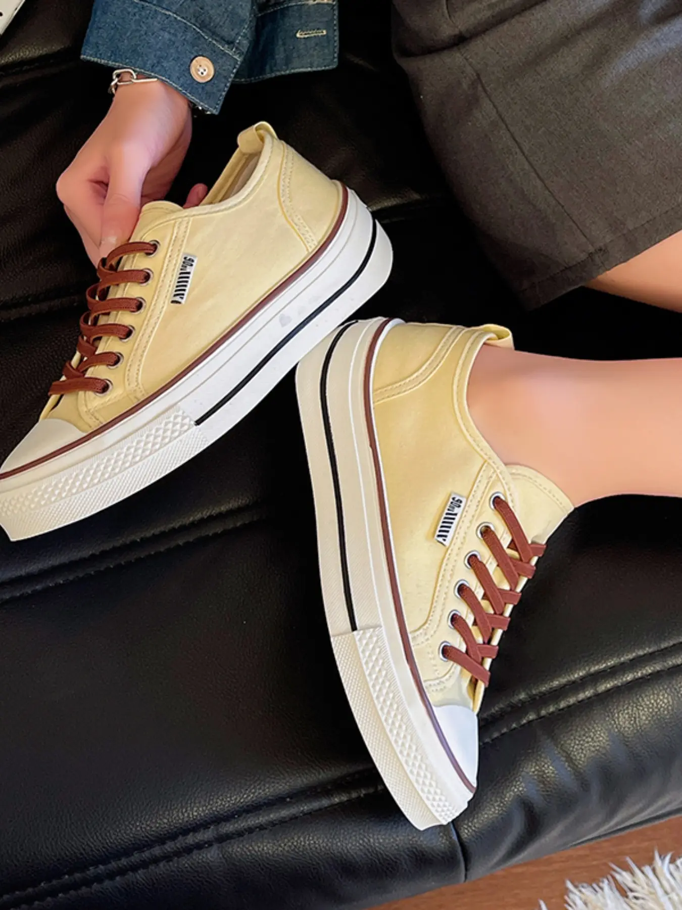 Colorful Laces Thick Sole Casual Canvas Shoes for Women, Round Toe Breathable Lace-Up Board Sneakers, Trendy Height-Boosting Footwear