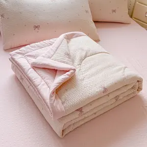 Printed Summer Quilt, Air Conditioning Thin Blanket, Ultra Soft Skin-Friendly, Ideal for Summer, Bedroom, Living Room Use
