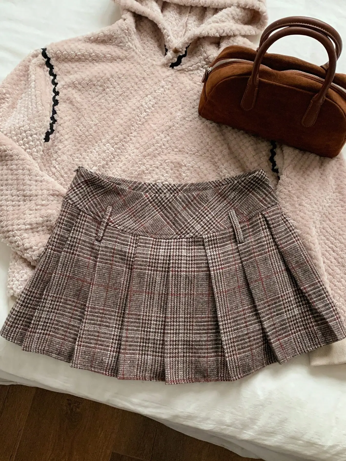 Women’s American Vintage Plaid Pleated Mini Skirt, High-Waisted A-Line Preppy Skirt for Fall, Casual, Daily, School and Going-Out Outfits
