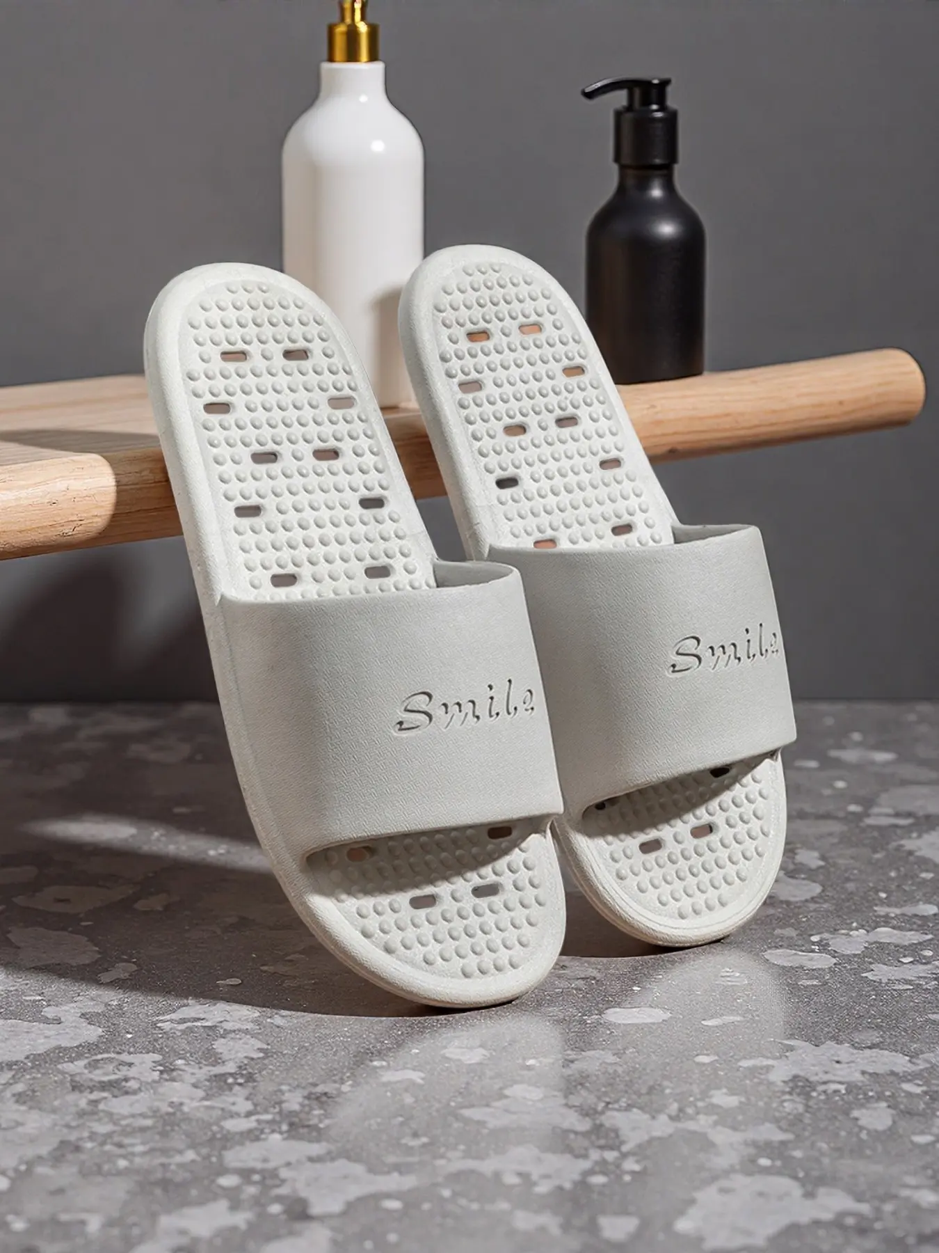 Quick-Dry Water-Draining Bath Slippers, Casual Home Slippers, Non-Slip PVC Sandals for Bathroom, Hotel, Home Use, Comfortable and Durable Footwear
